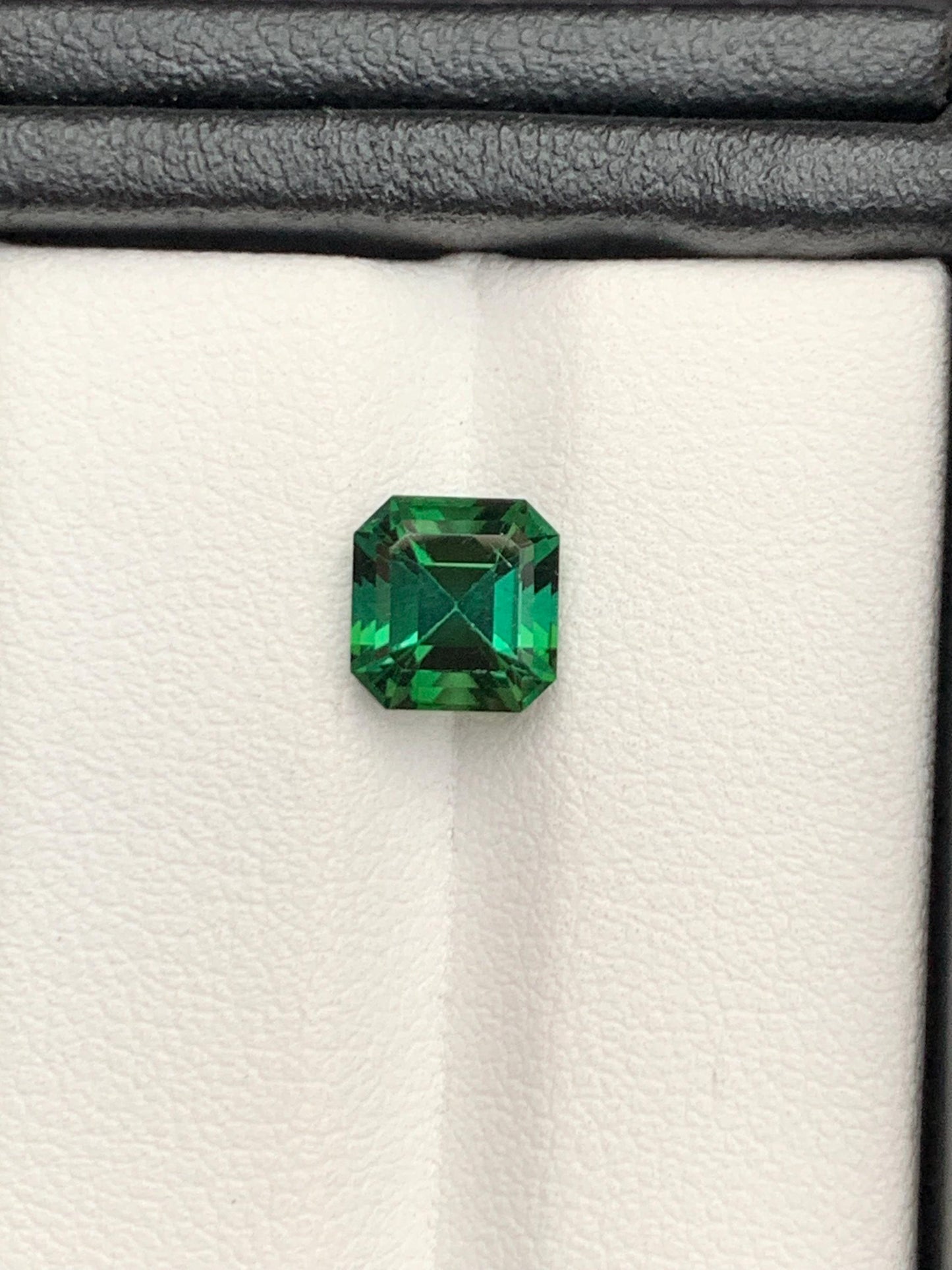 2 ct green tourmaline faceted 7*7*6mm