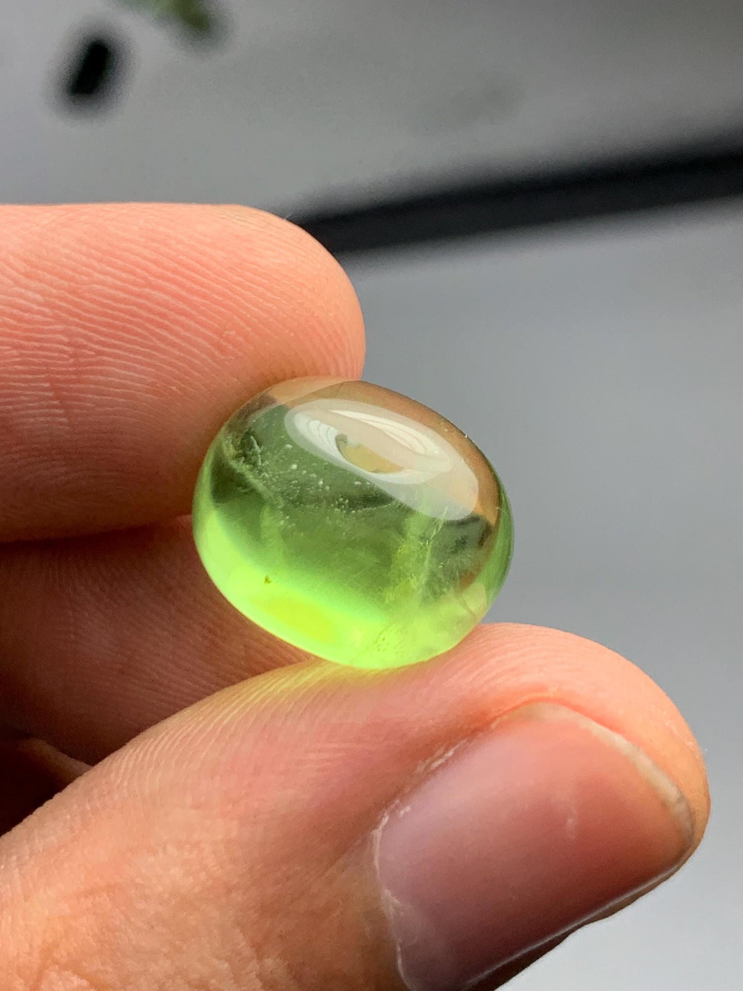 13.80 ct peridot cabochon 14*12*9mm