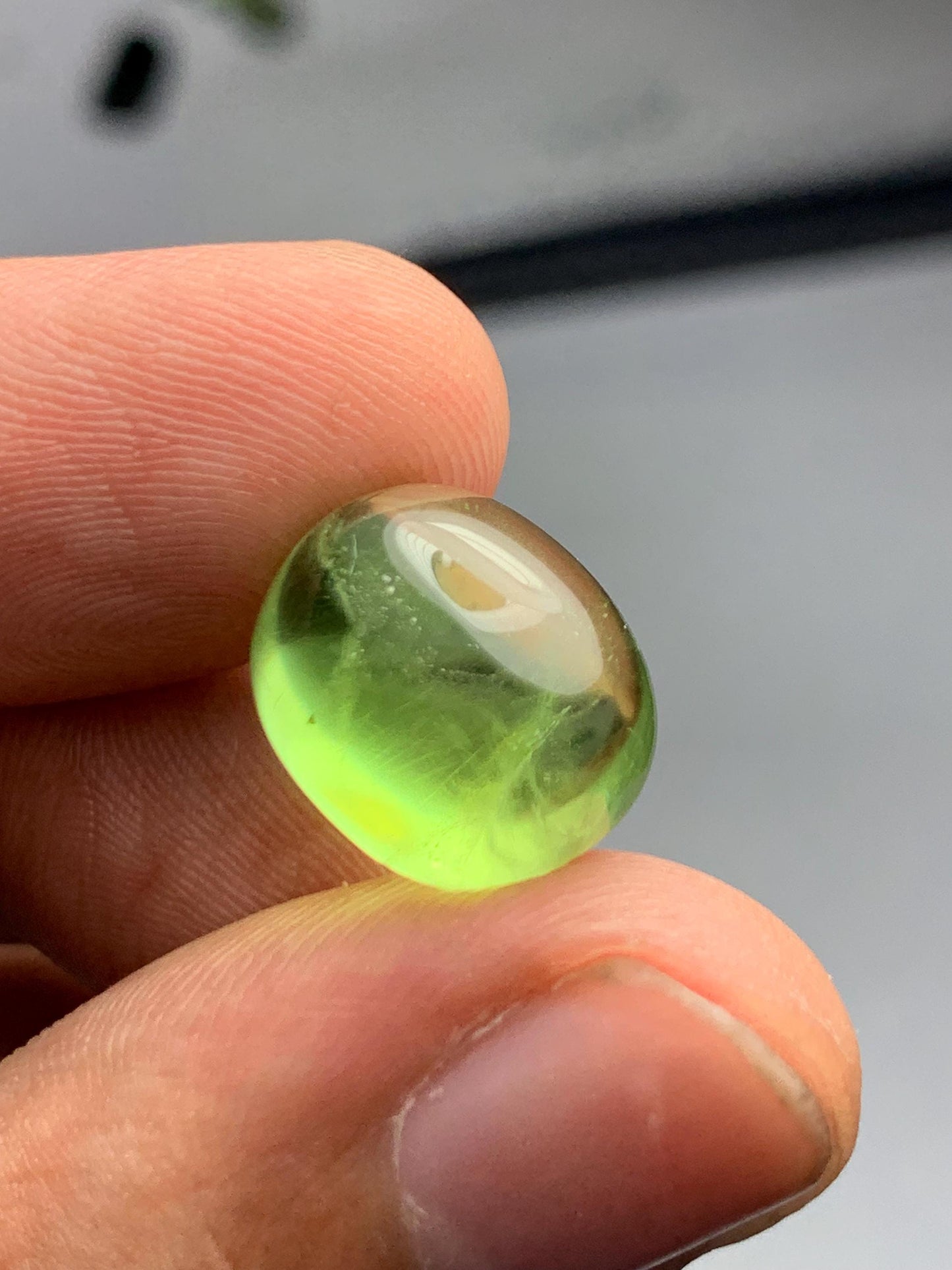 13.80 ct peridot cabochon 14*12*9mm