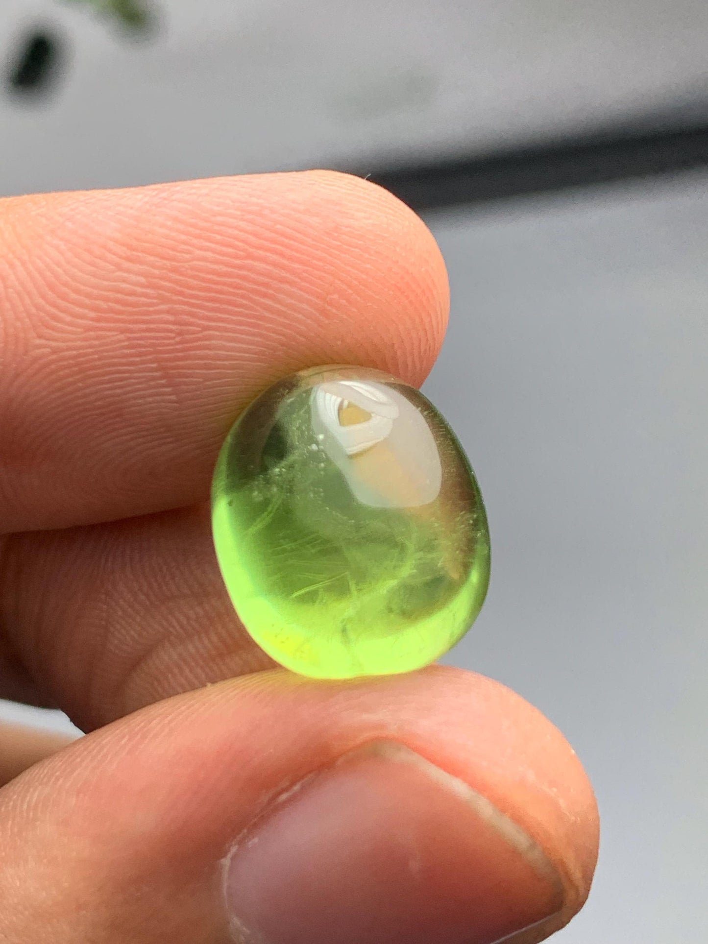 13.80 ct peridot cabochon 14*12*9mm