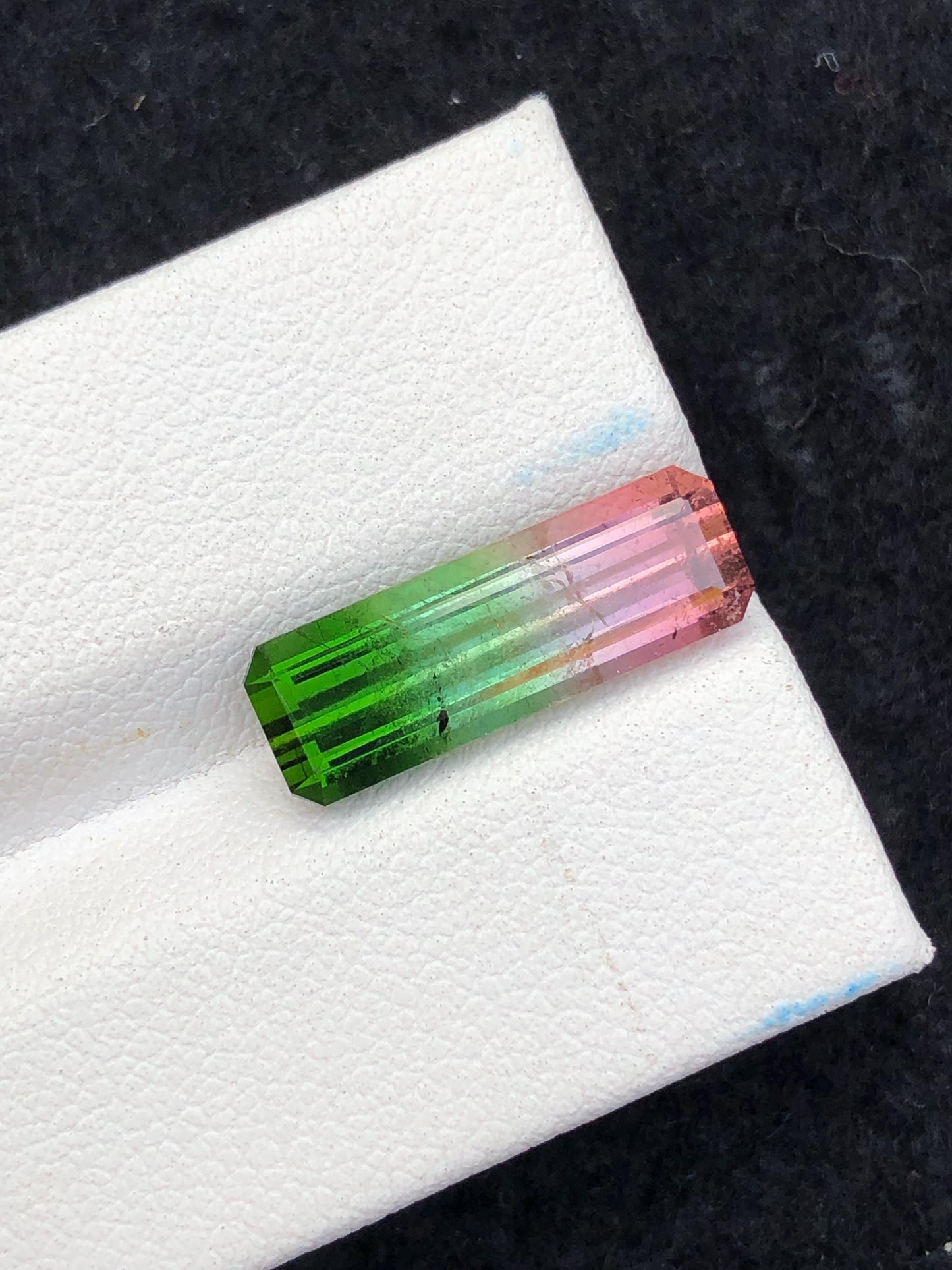 5.70 ct bi colour tourmaline faceted 17*6*5mm