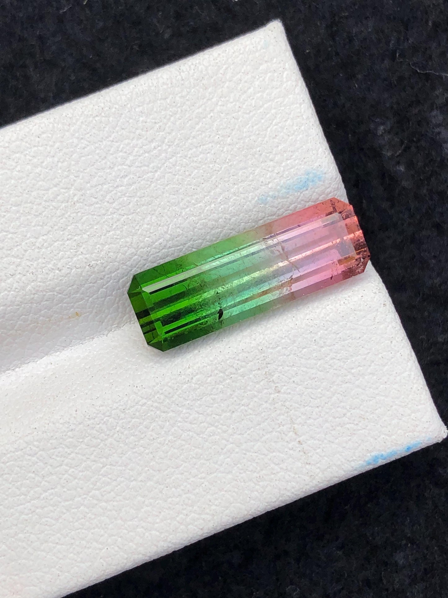 5.70 ct bi colour tourmaline faceted 17*6*5mm