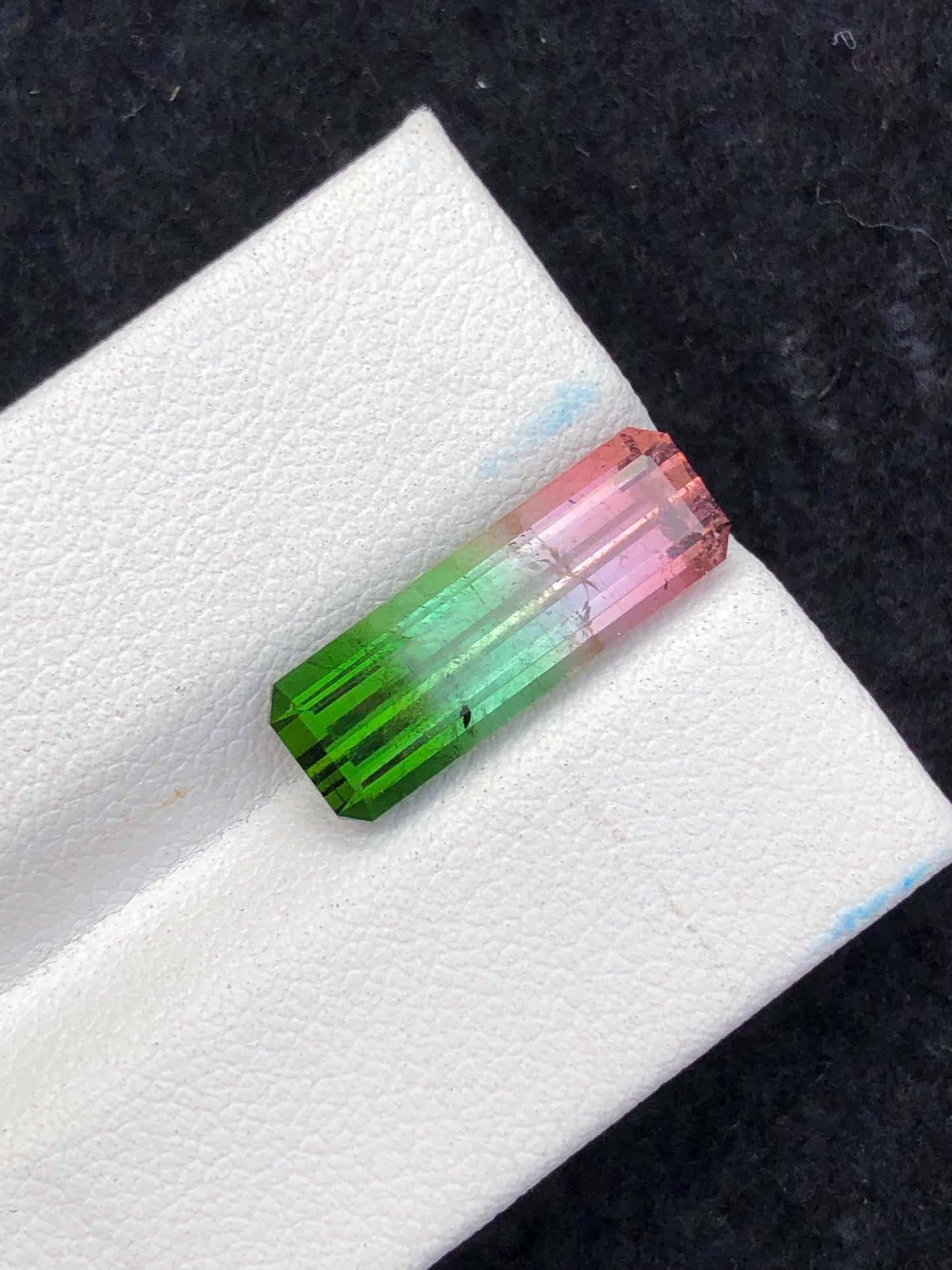 5.70 ct bi colour tourmaline faceted 17*6*5mm