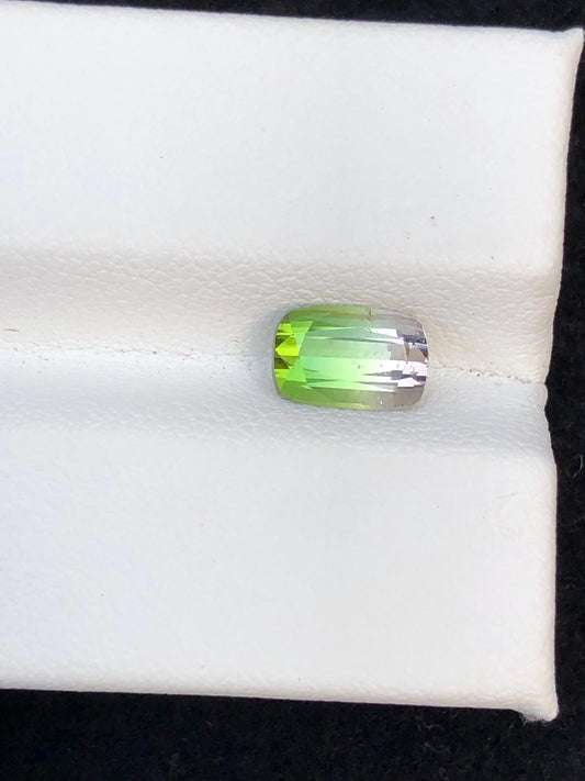 1.40 ct bi colour tourmaline faceted 8*5*4mm