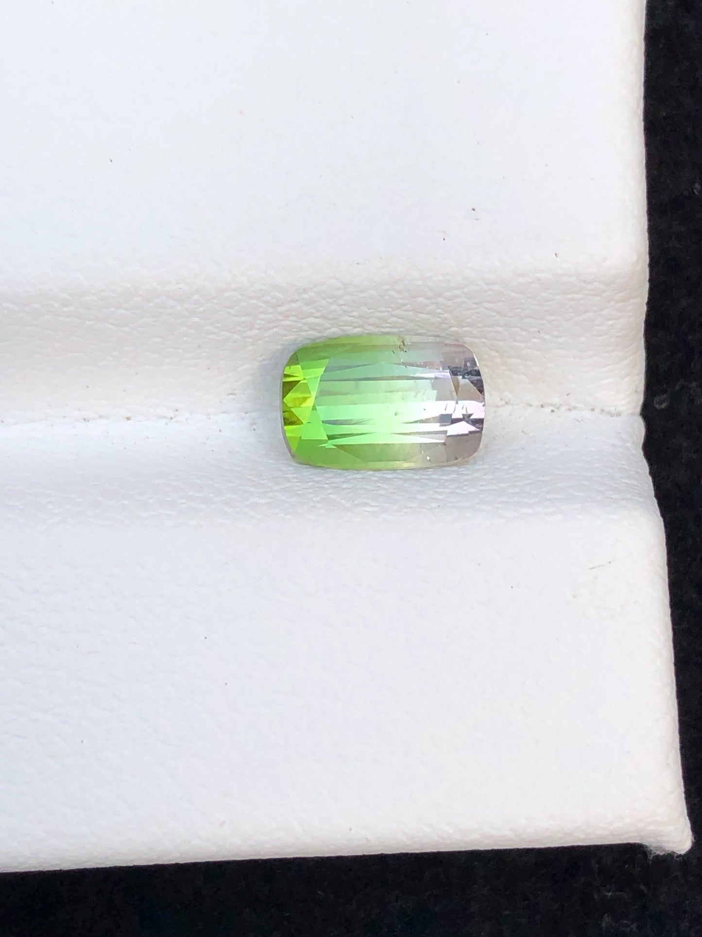 1.40 ct bi colour tourmaline faceted 8*5*4mm