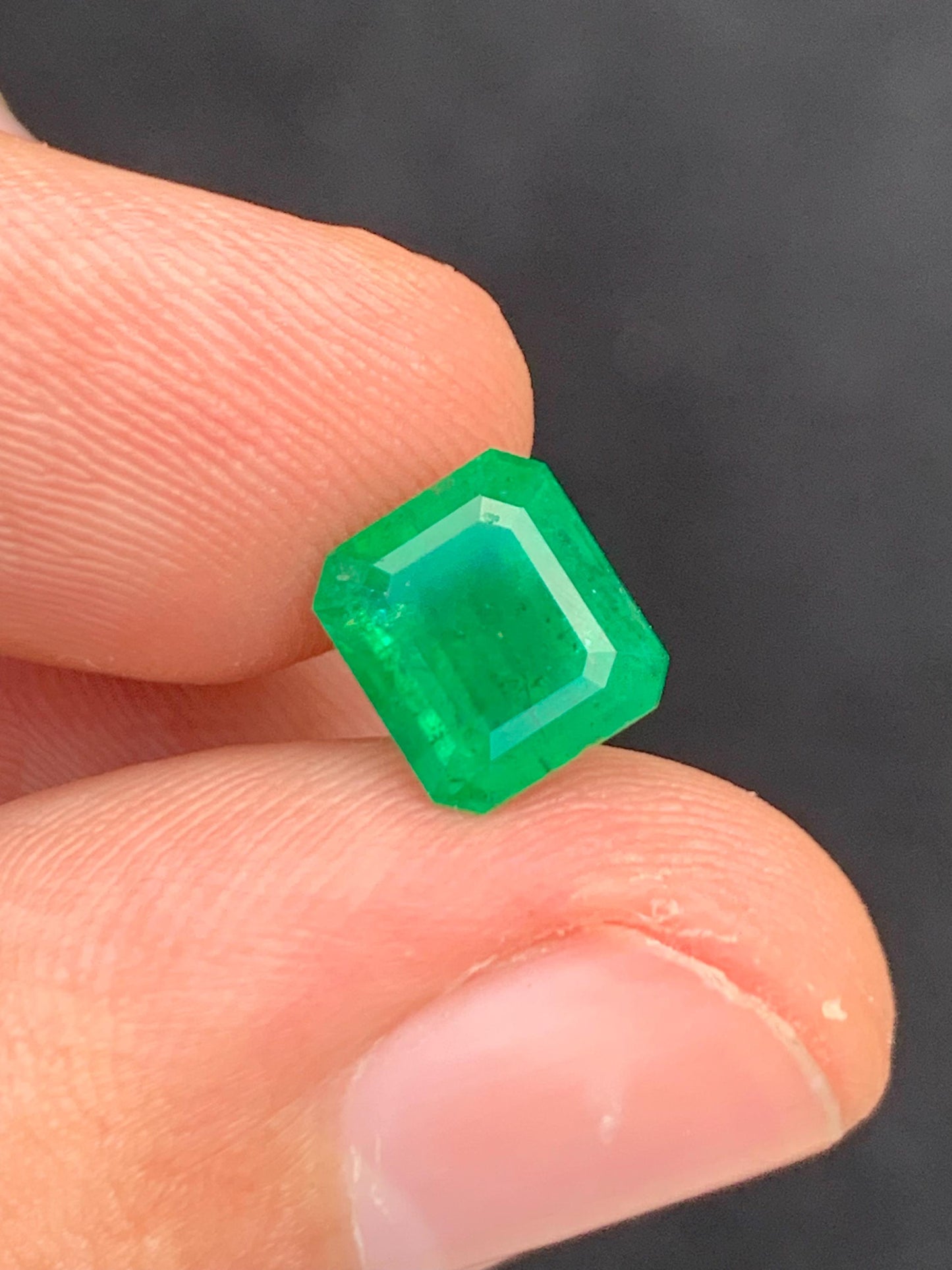 2.40 ct faceted emerald from swat