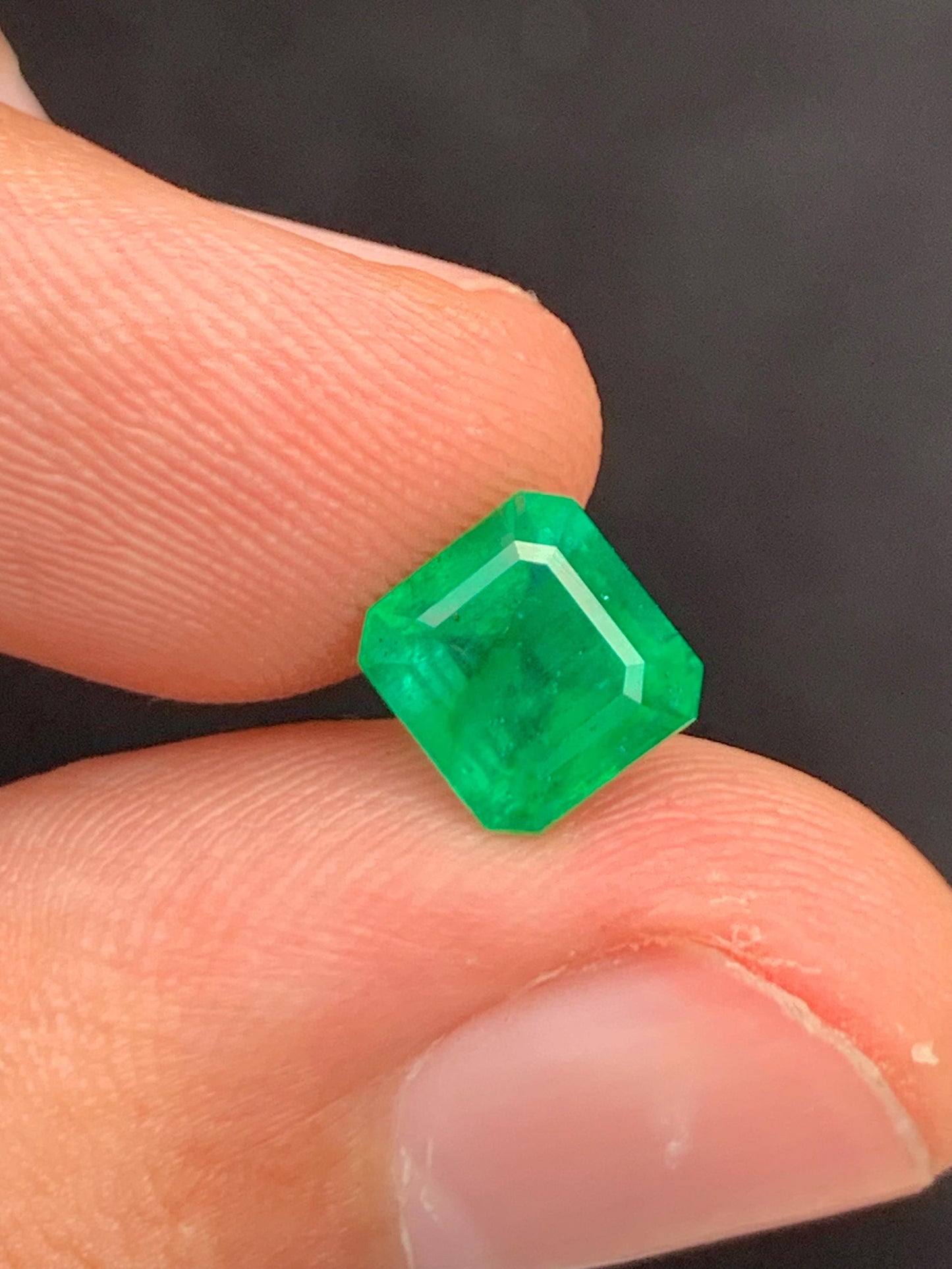 1.95 ct faceted emerald origin swat