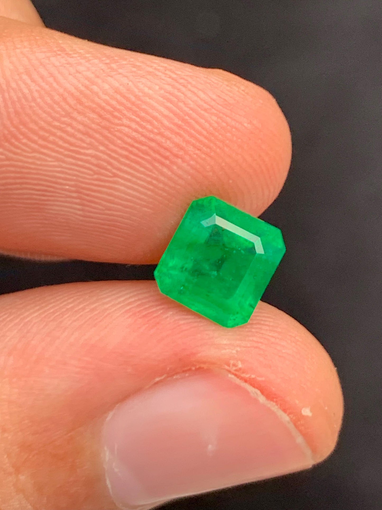 1.95 ct faceted emerald origin swat