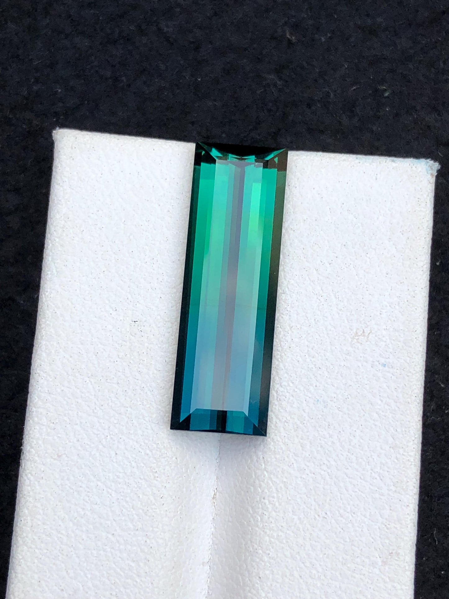 10 ct faceted blue green bi colour tourmaline 24*8*5mm