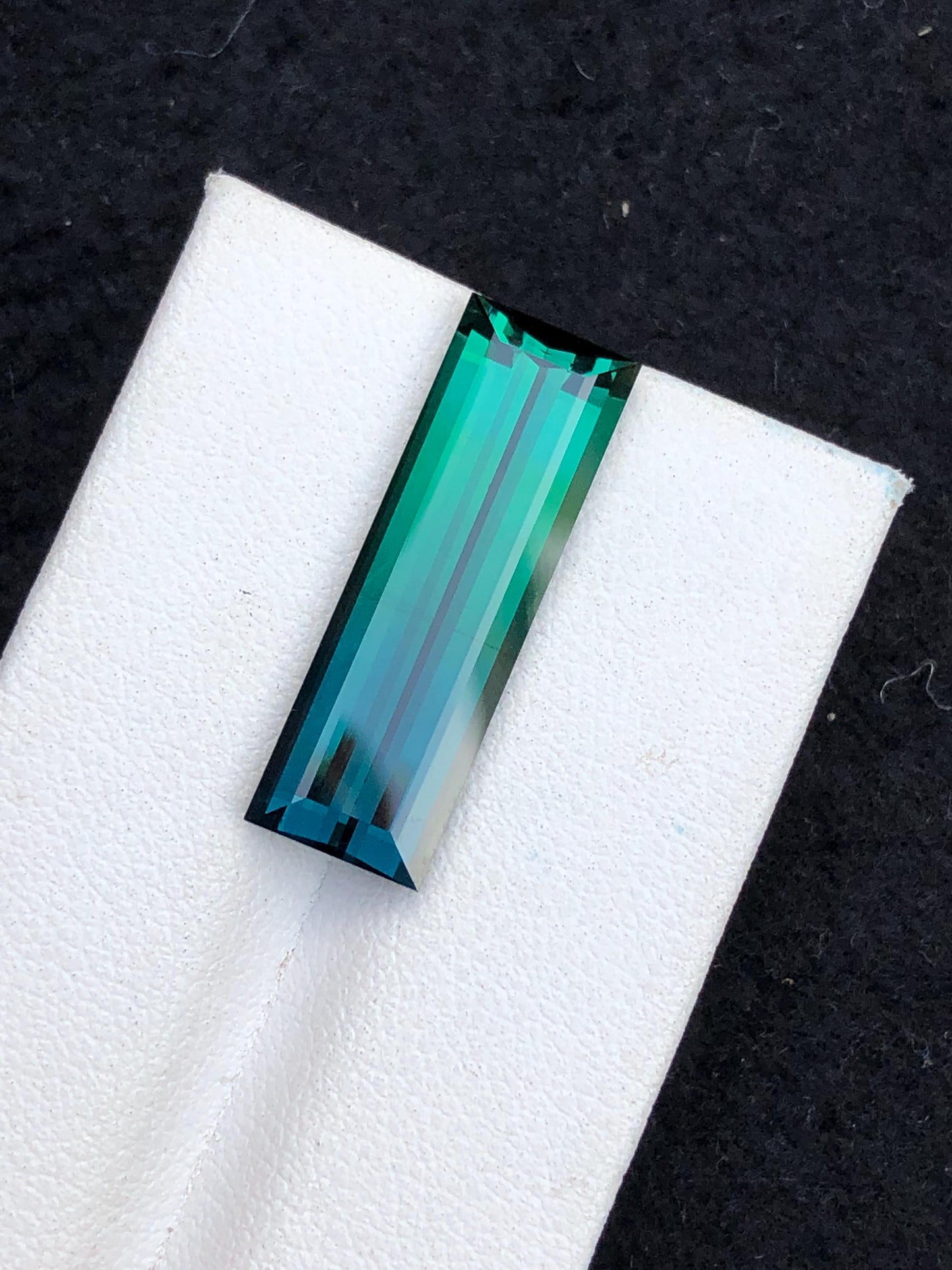 10 ct faceted blue green bi colour tourmaline 24*8*5mm