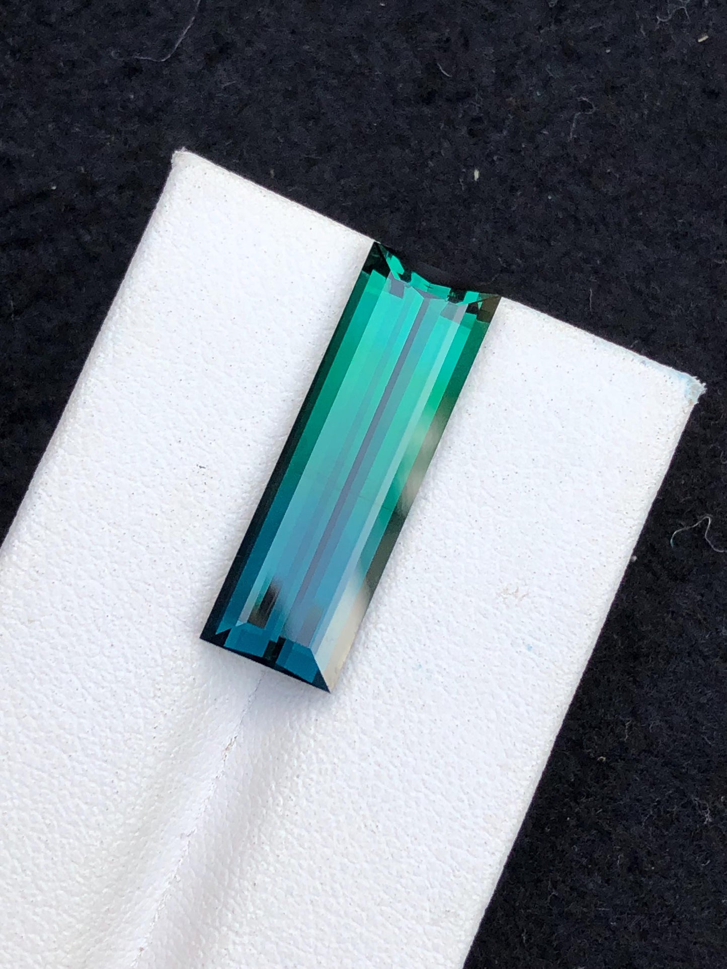 10 ct faceted blue green bi colour tourmaline 24*8*5mm