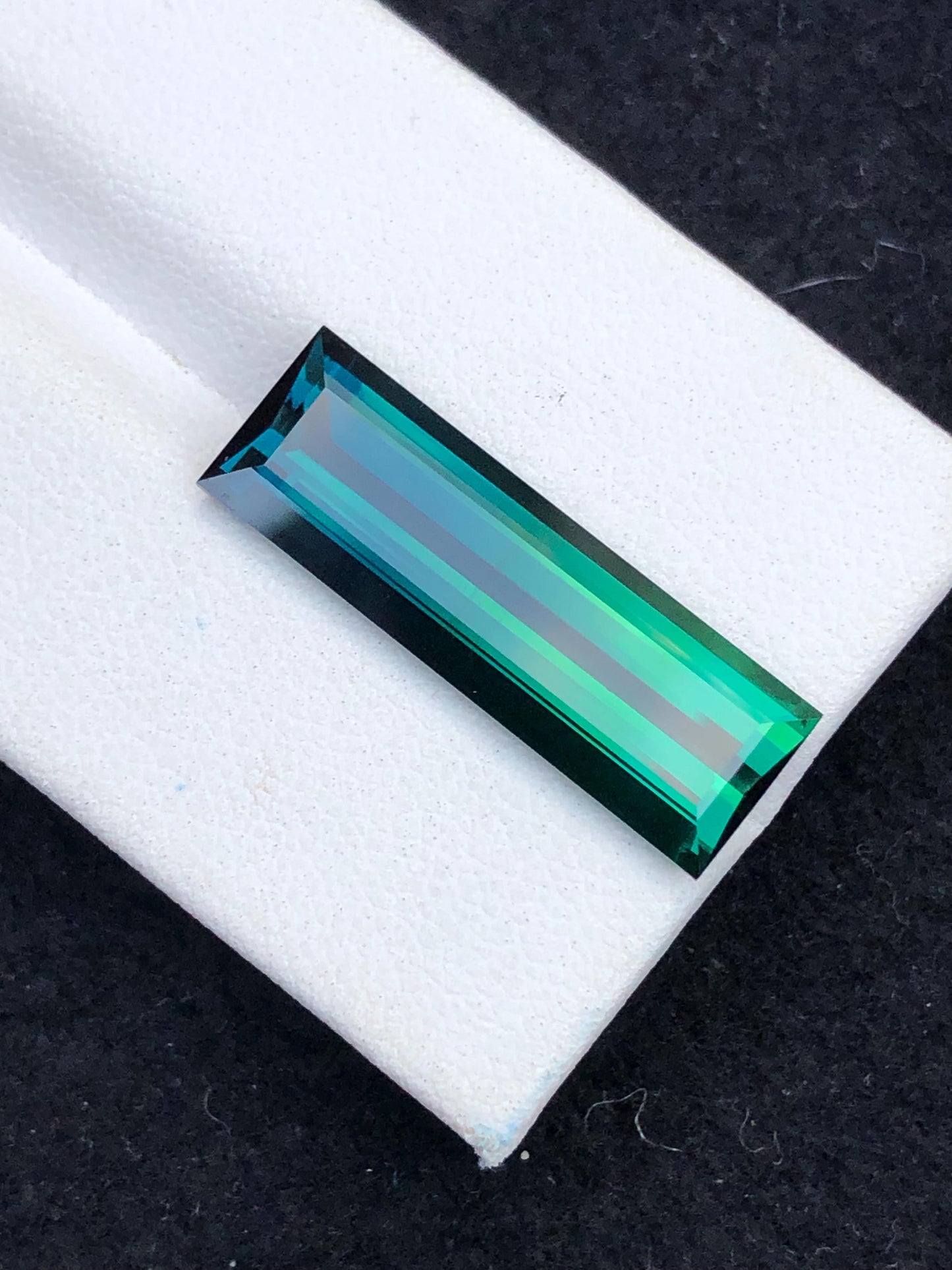 10 ct faceted blue green bi colour tourmaline 24*8*5mm