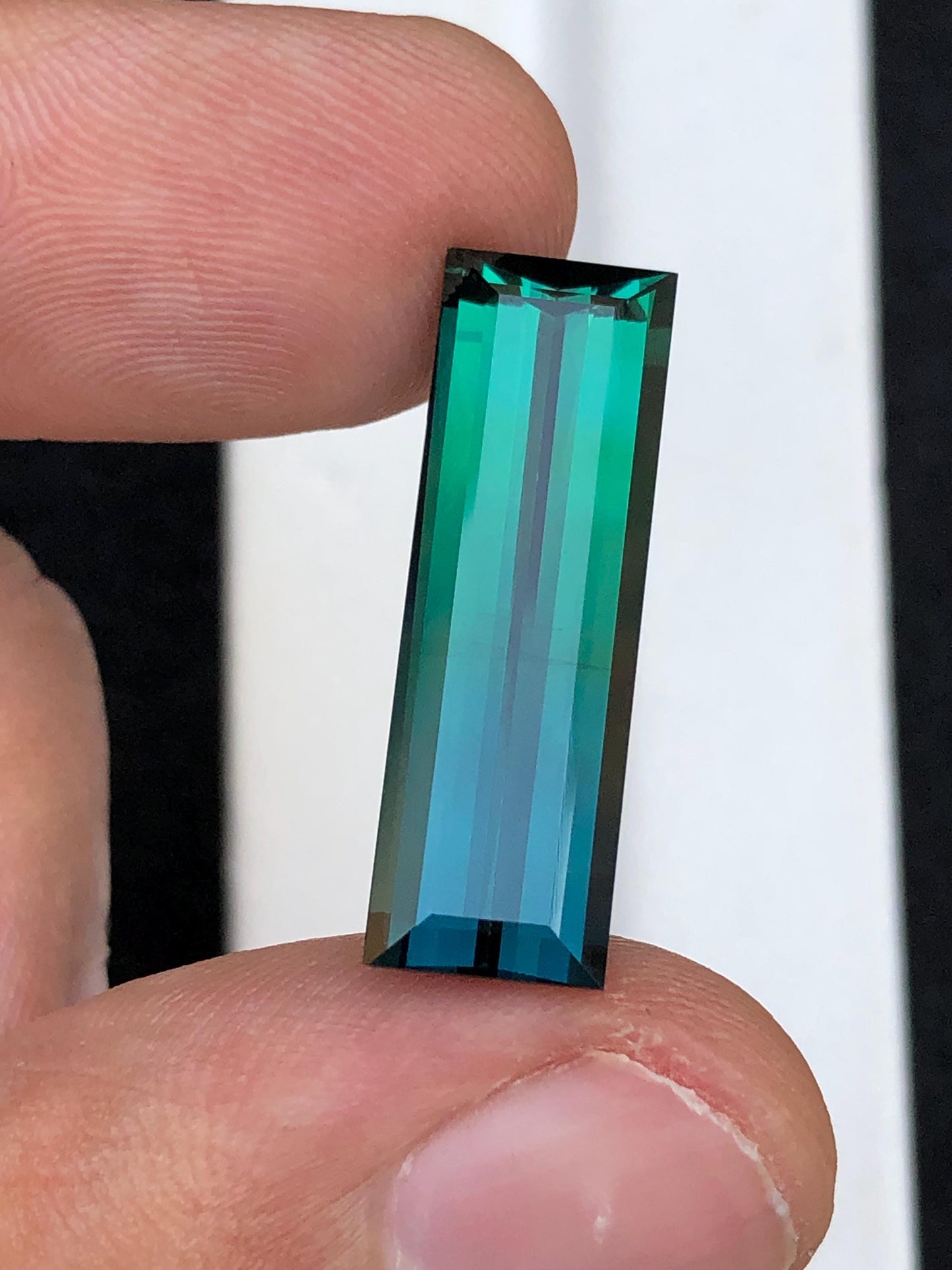 10 ct faceted blue green bi colour tourmaline 24*8*5mm