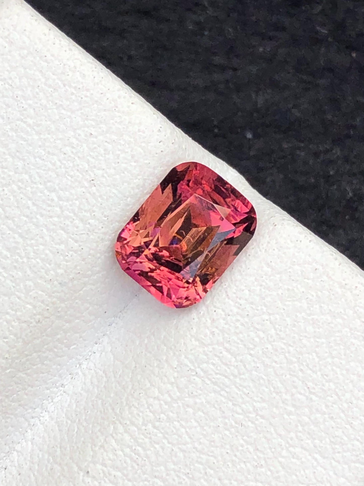 1.50 ct faceted pink tourmaline dimension:7*6*5mm