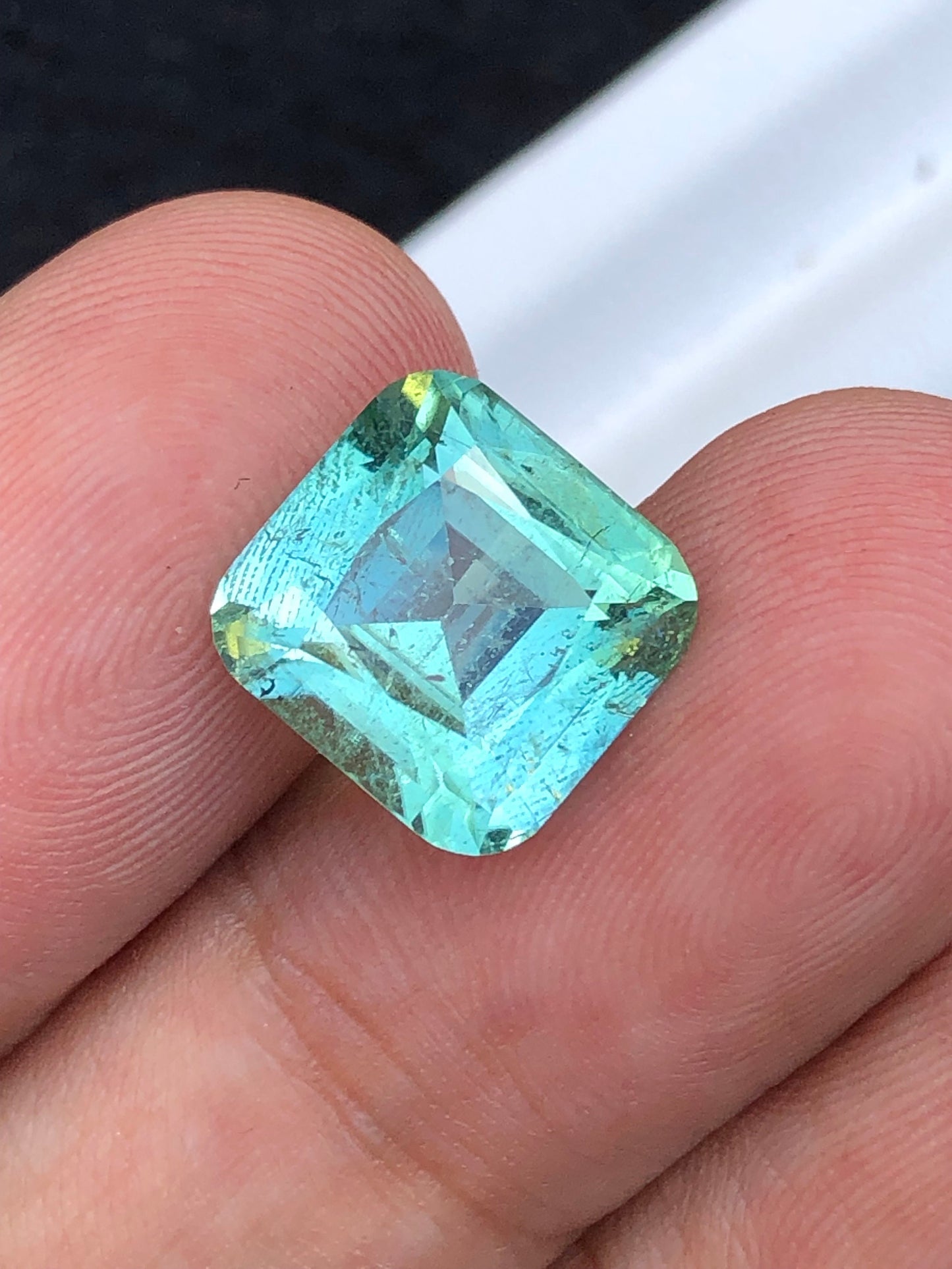 Mint tourmaline 6.10 carat natural