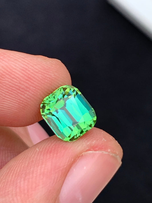 3.70 ct faceted lagoon green tourmaline dimension:9*7*7mm