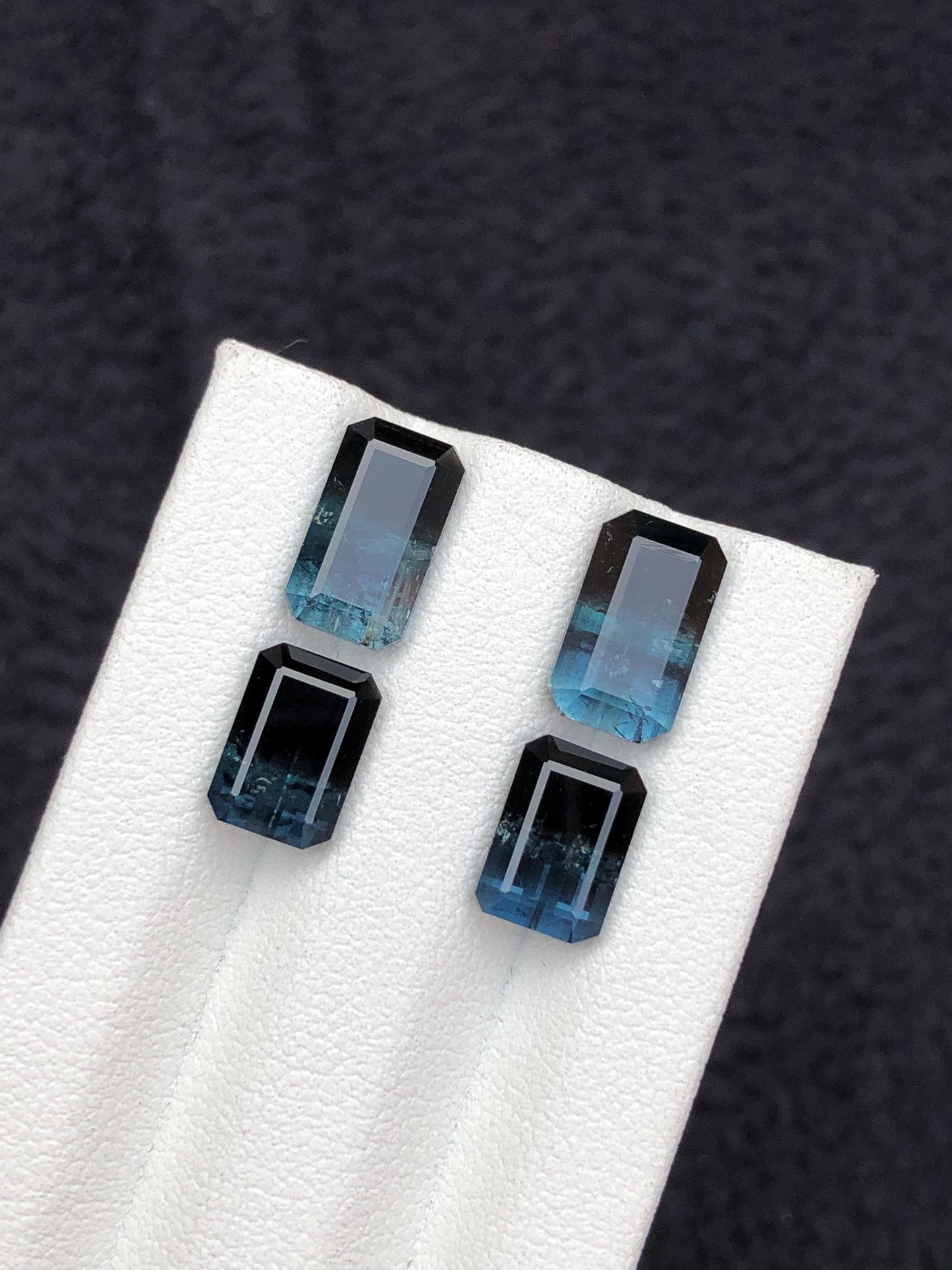 10.30 carats Unique tourmaline pairs