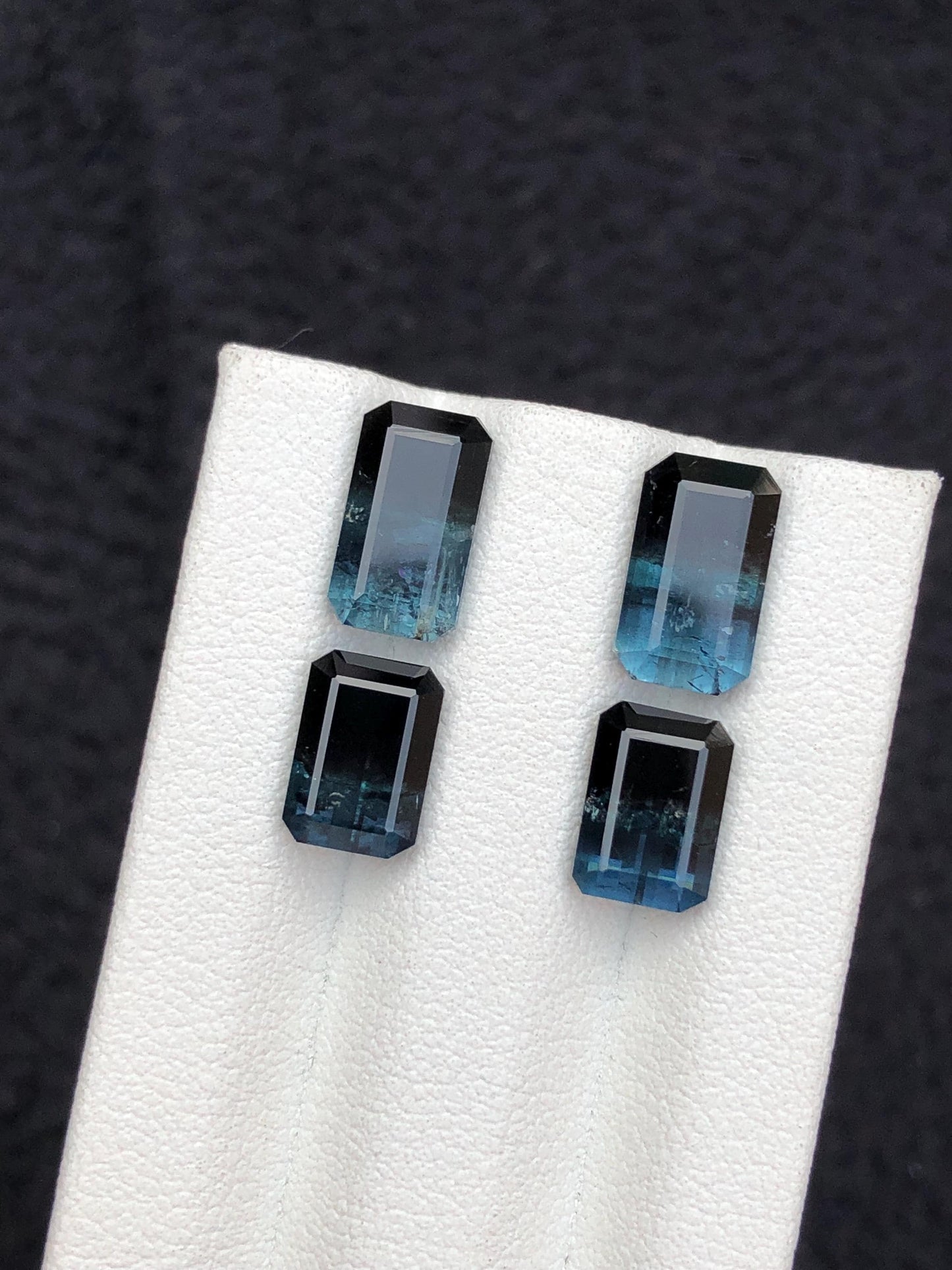 10.30 carats Unique tourmaline pairs