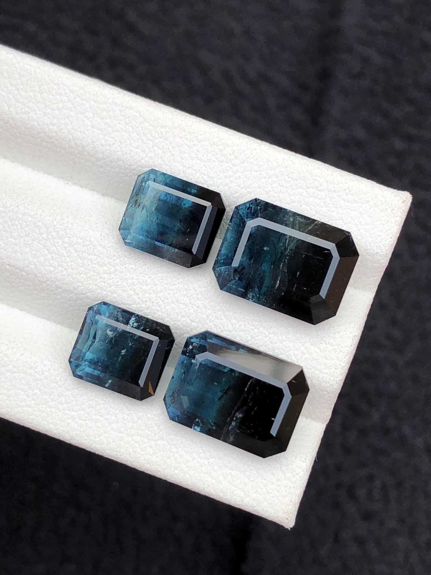 18.65 carats Unique tourmaline pairs