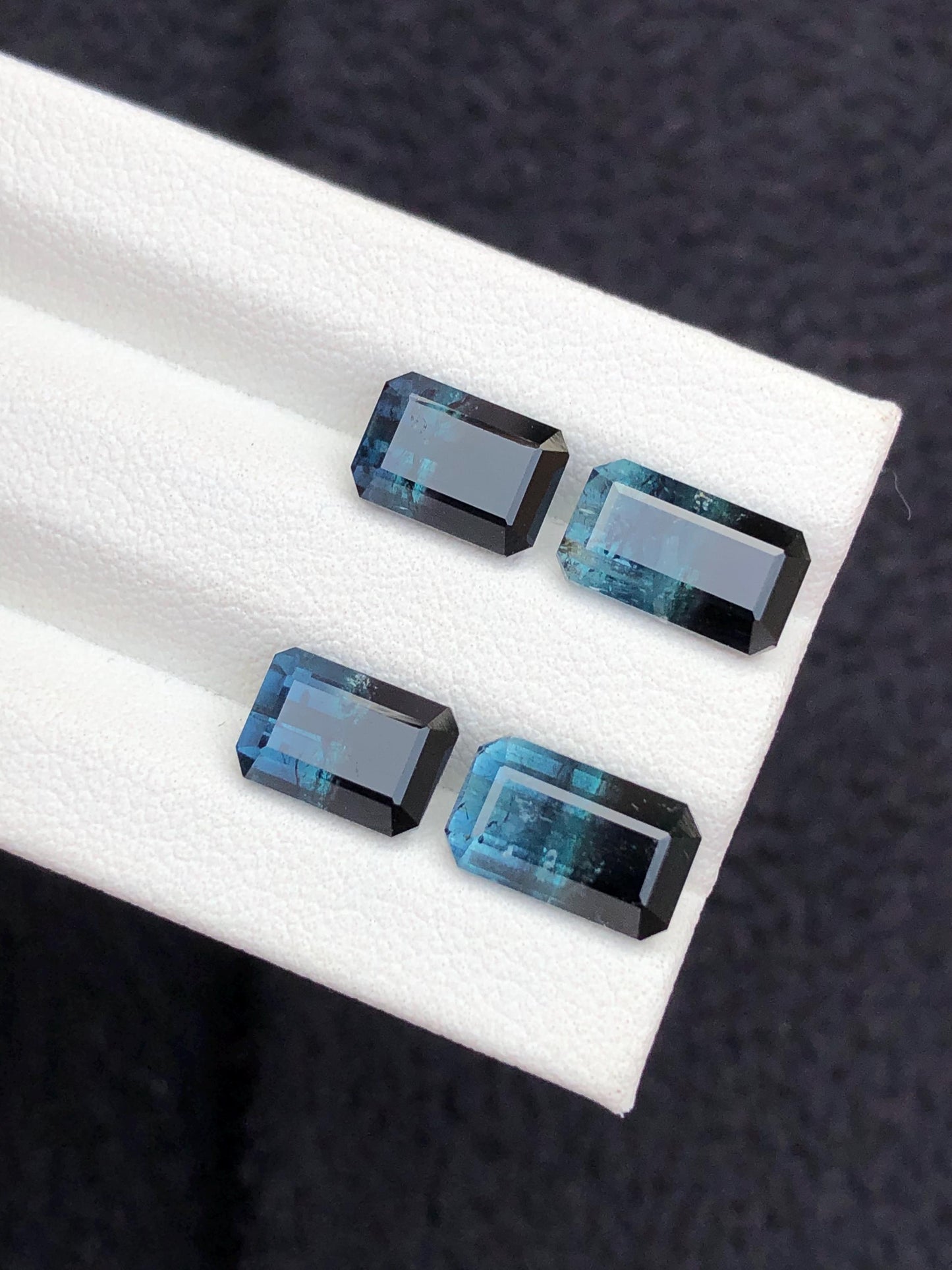 10.30 carats Unique tourmaline pairs