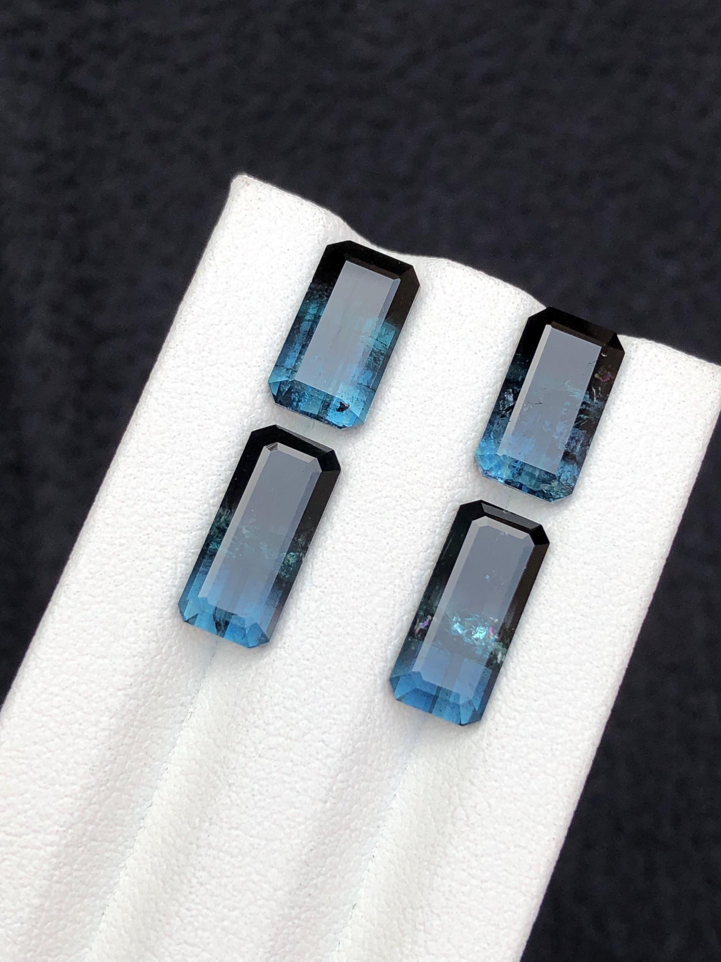 11.70 carats Unique tourmaline pairs