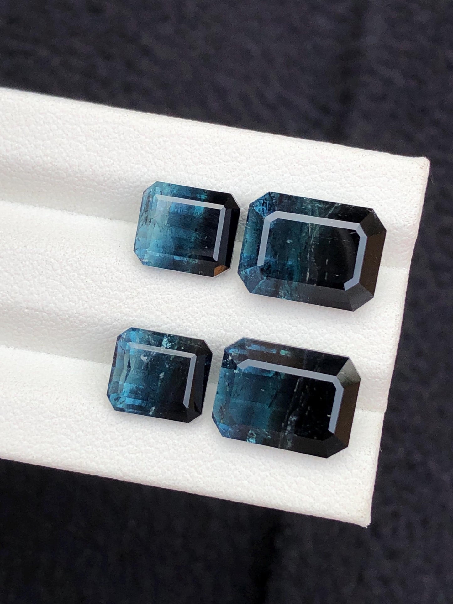 18.65 carats Unique tourmaline pairs