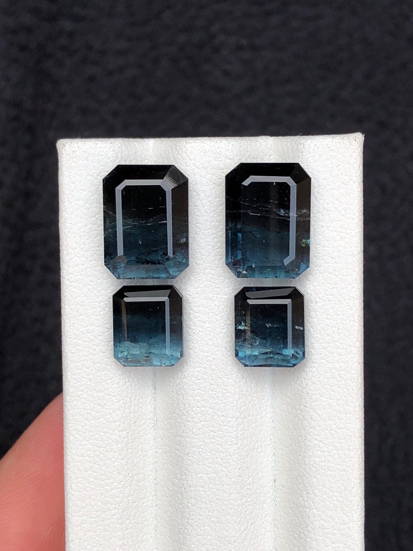 18.65 carats Unique tourmaline pairs