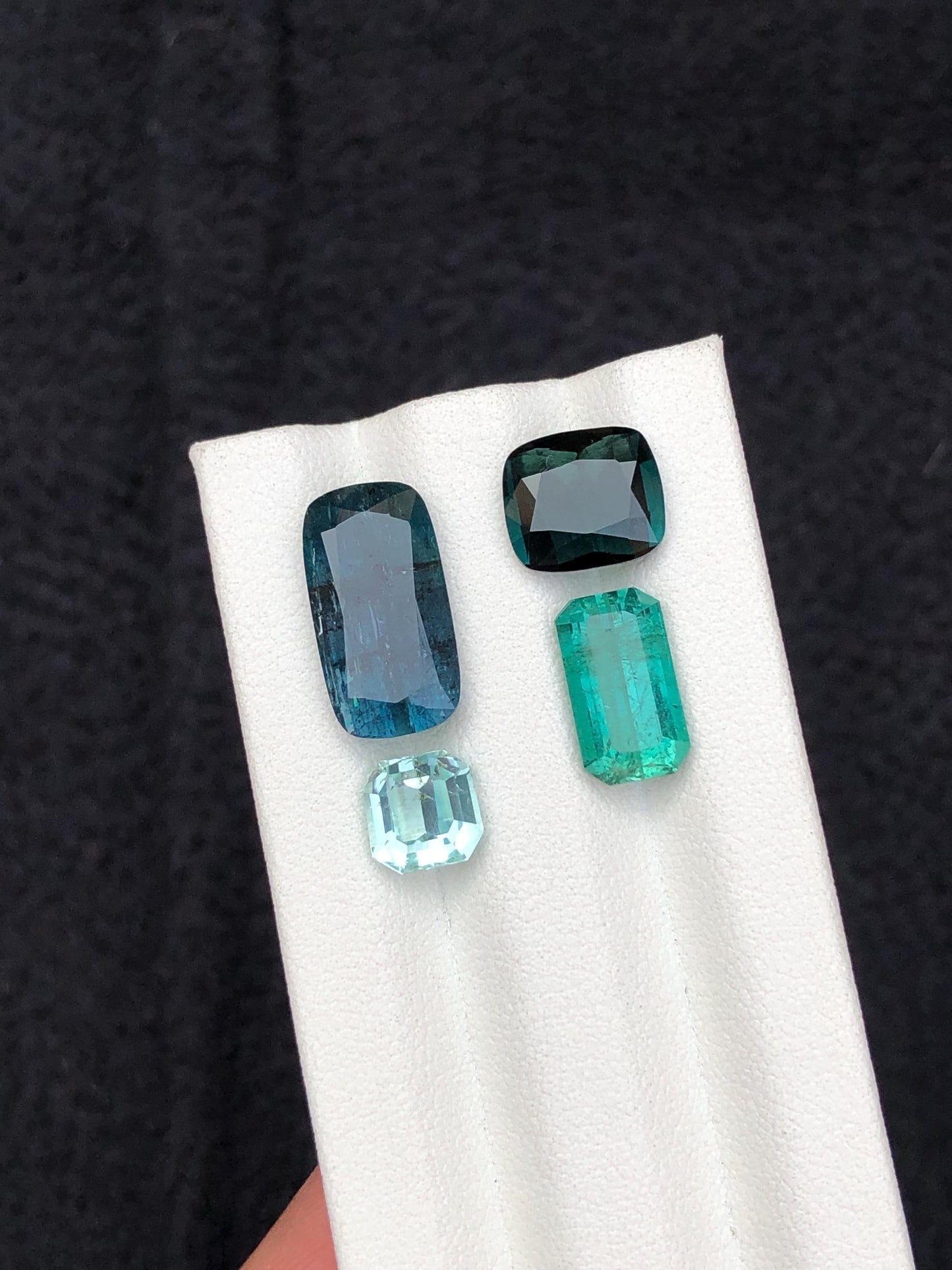 14.60 carats Blue and green tourmaline lot