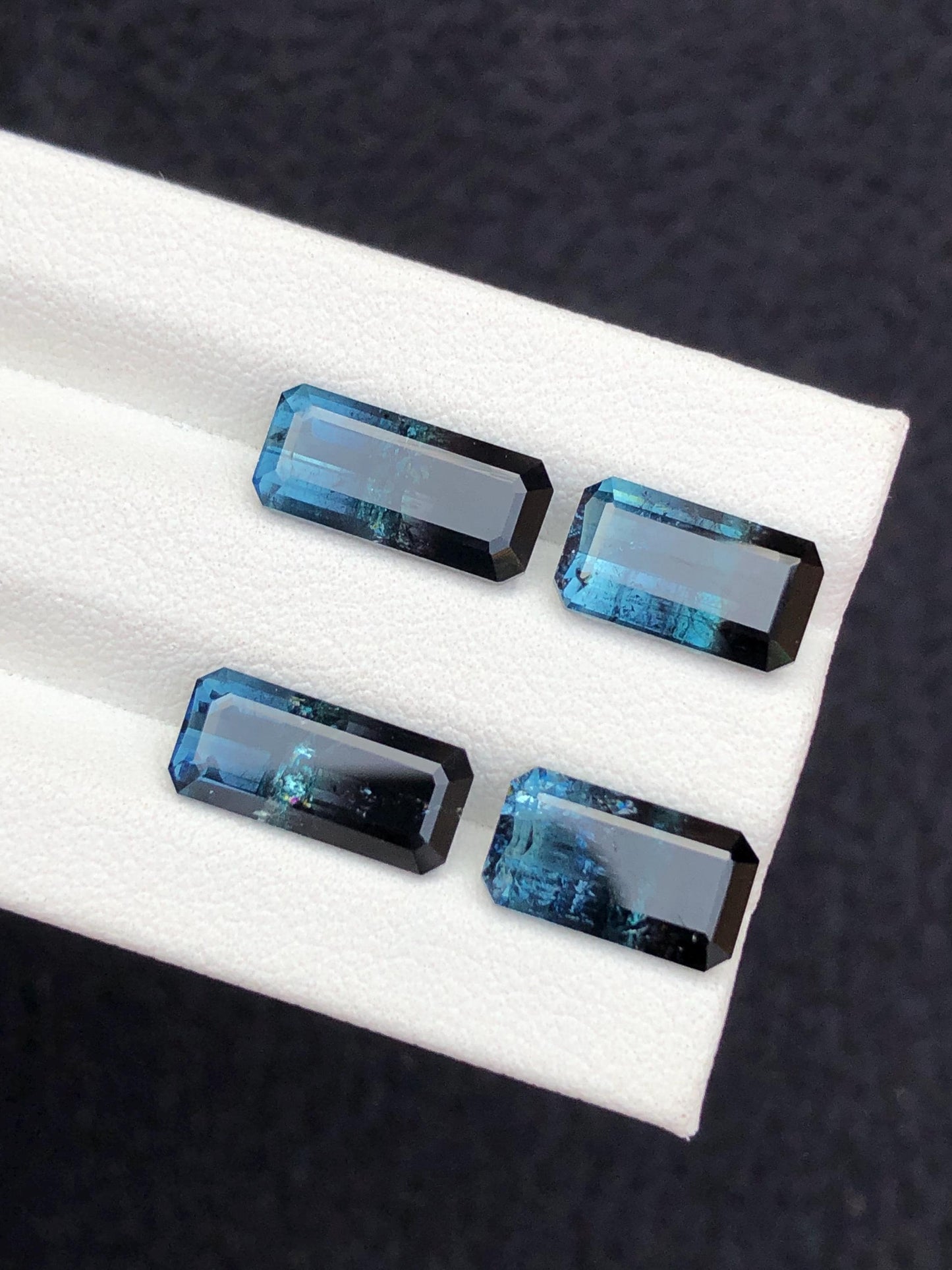 11.70 carats Unique tourmaline pairs