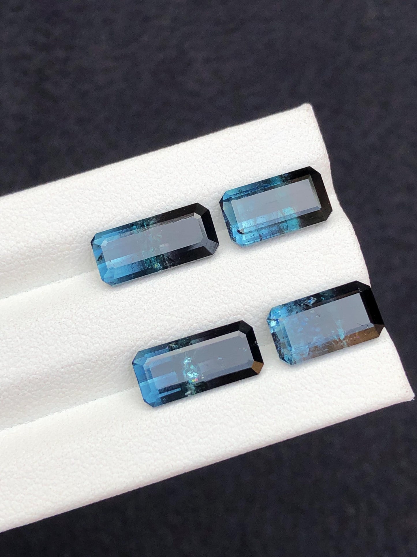 11.70 carats Unique tourmaline pairs