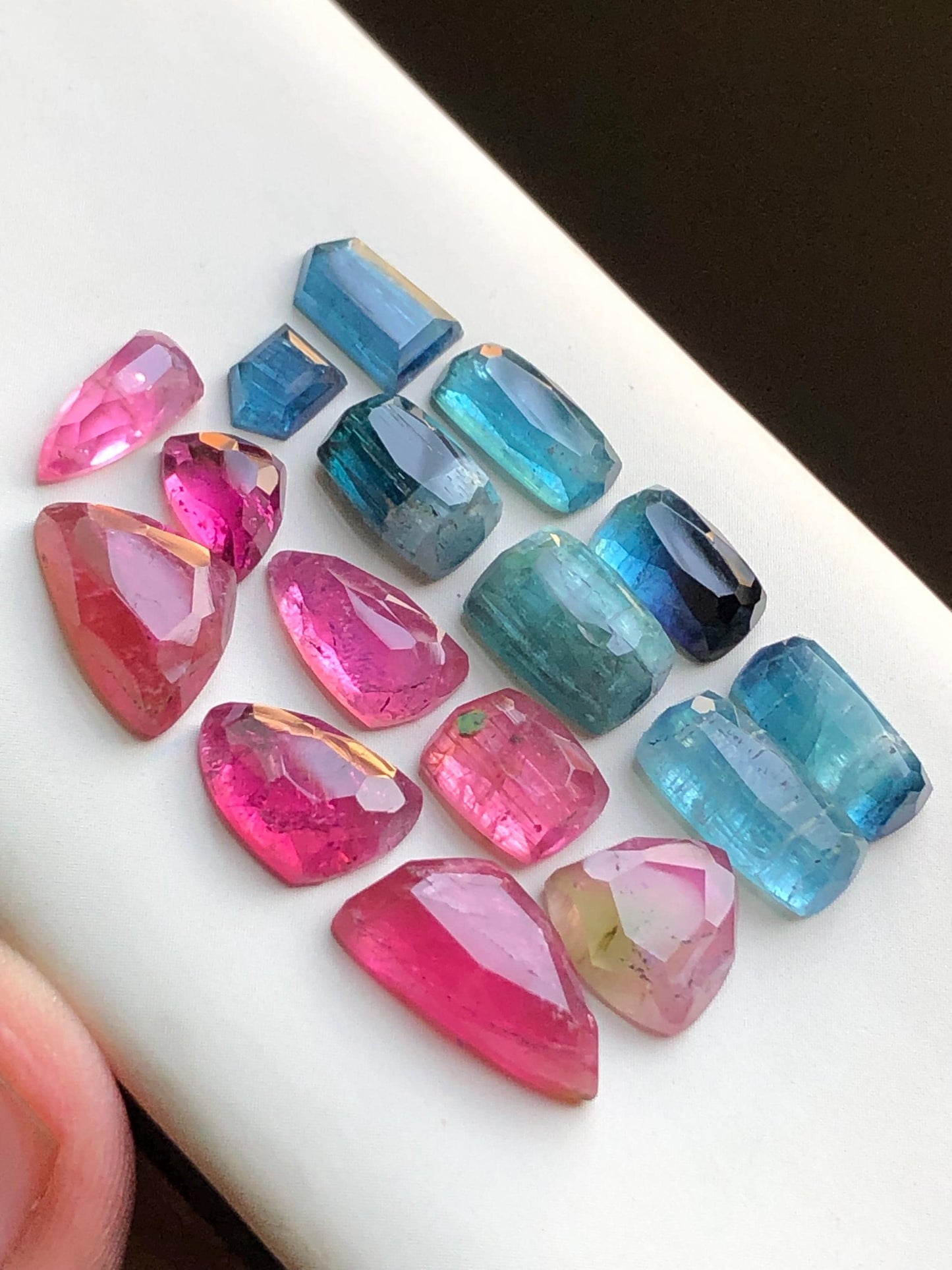 33.30 carats Blue and pink tourmaline rose cuts lot origin Afghanistan