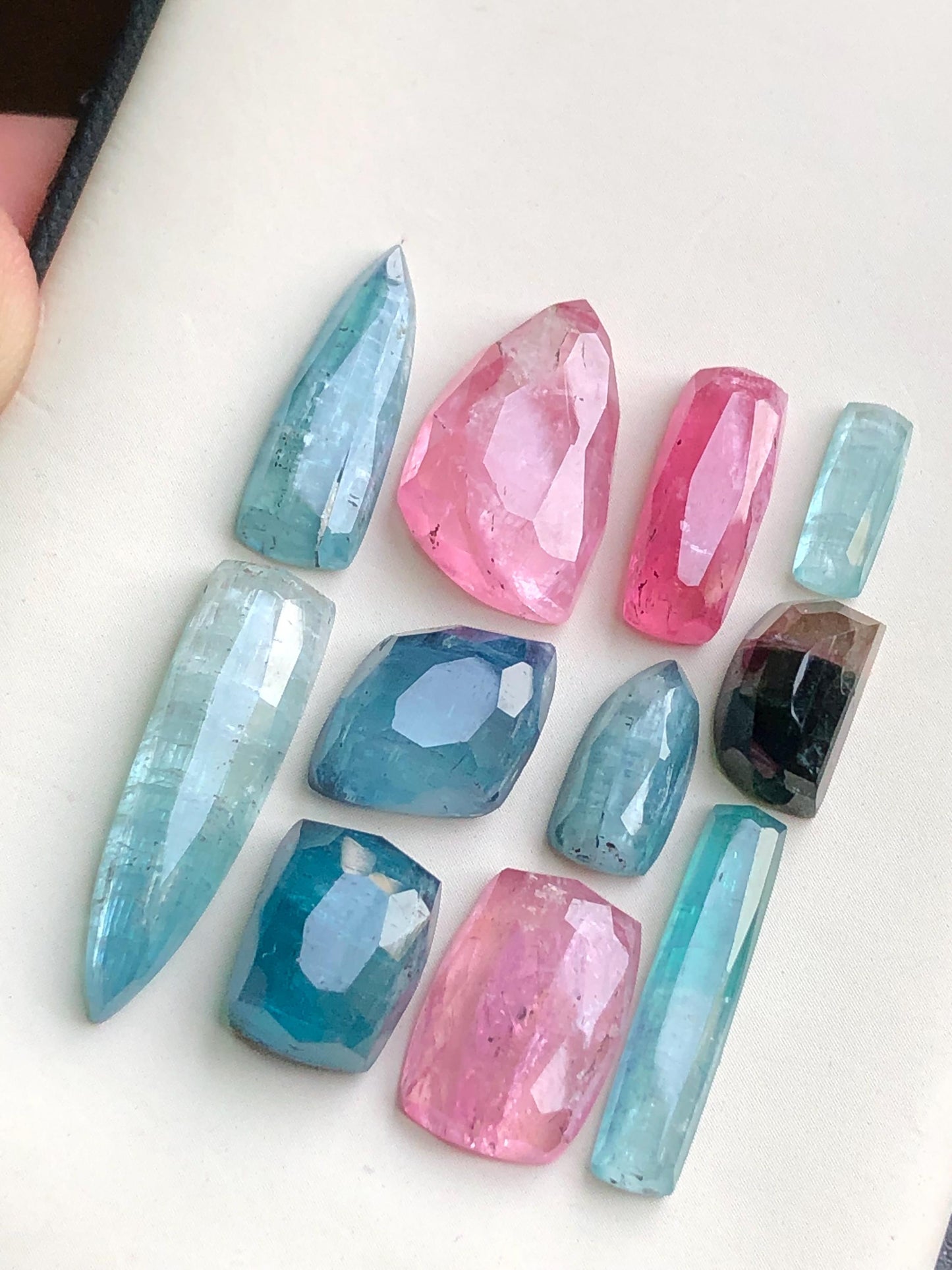 56 carats Blue and pink tourmaline rose cuts lot origin Afghanistan