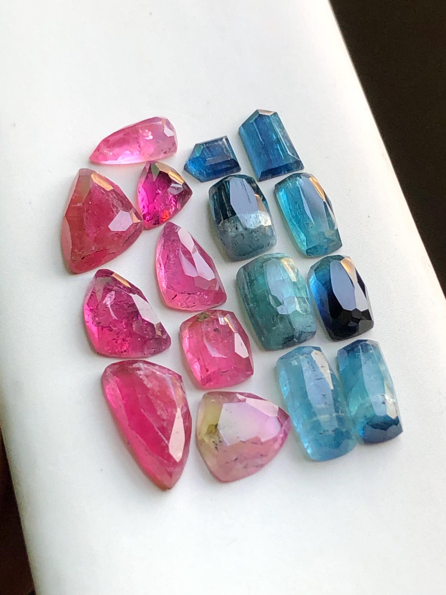 33.30 carats Blue and pink tourmaline rose cuts lot origin Afghanistan