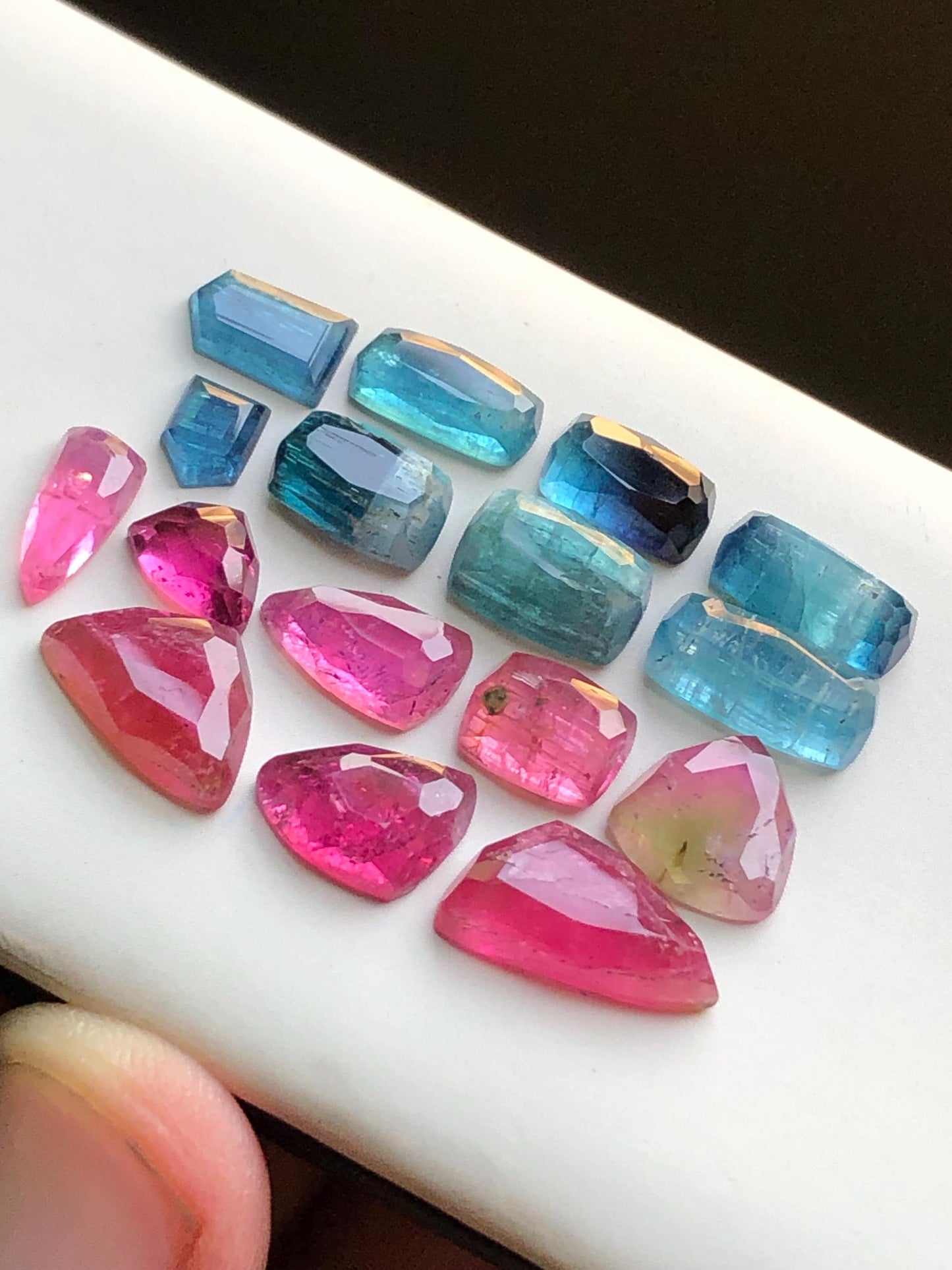 33.30 carats Blue and pink tourmaline rose cuts lot origin Afghanistan