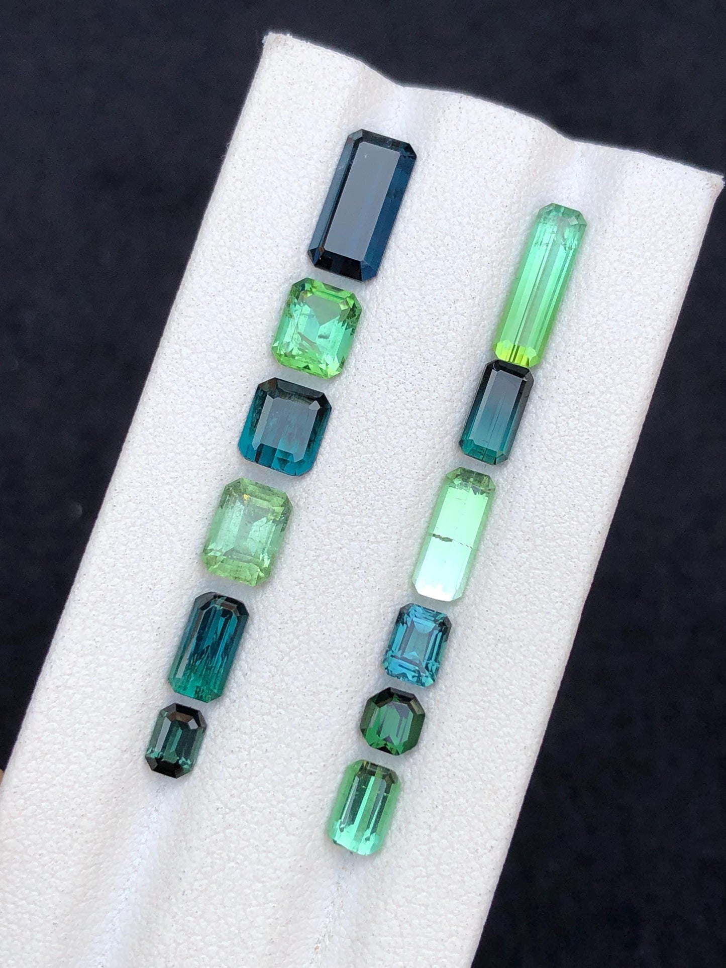 9.60 carats Green tourmaline lot origin Afghanistan