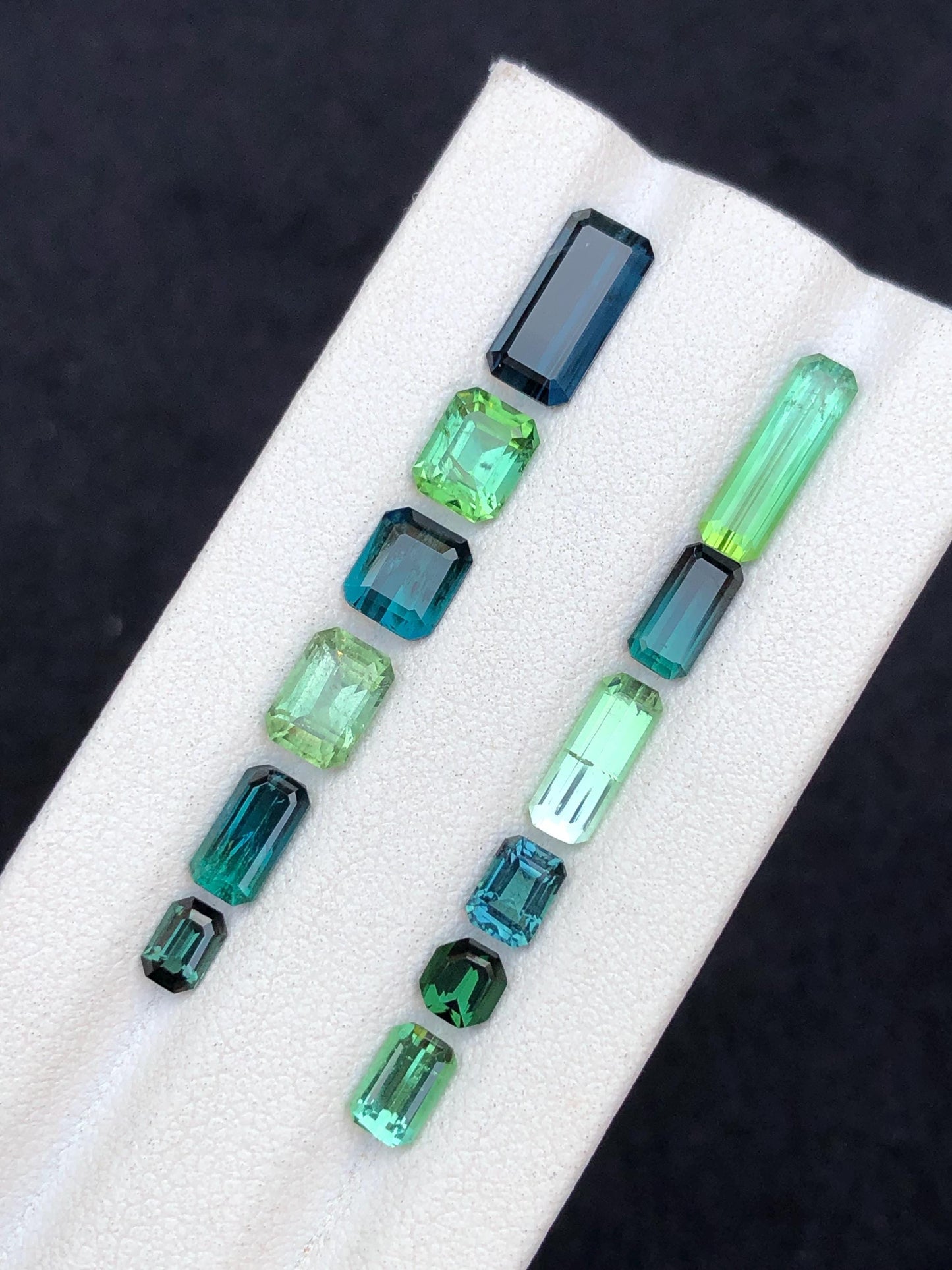 9.60 carats Green tourmaline lot origin Afghanistan