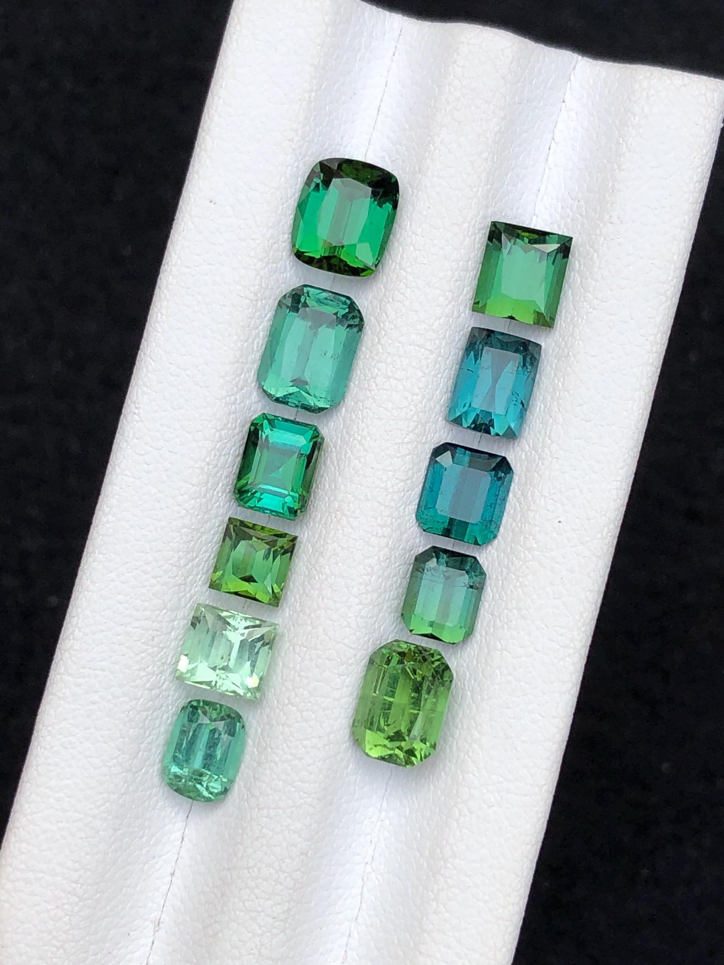 13.90 carats Green tourmaline lot origin Afghanistan