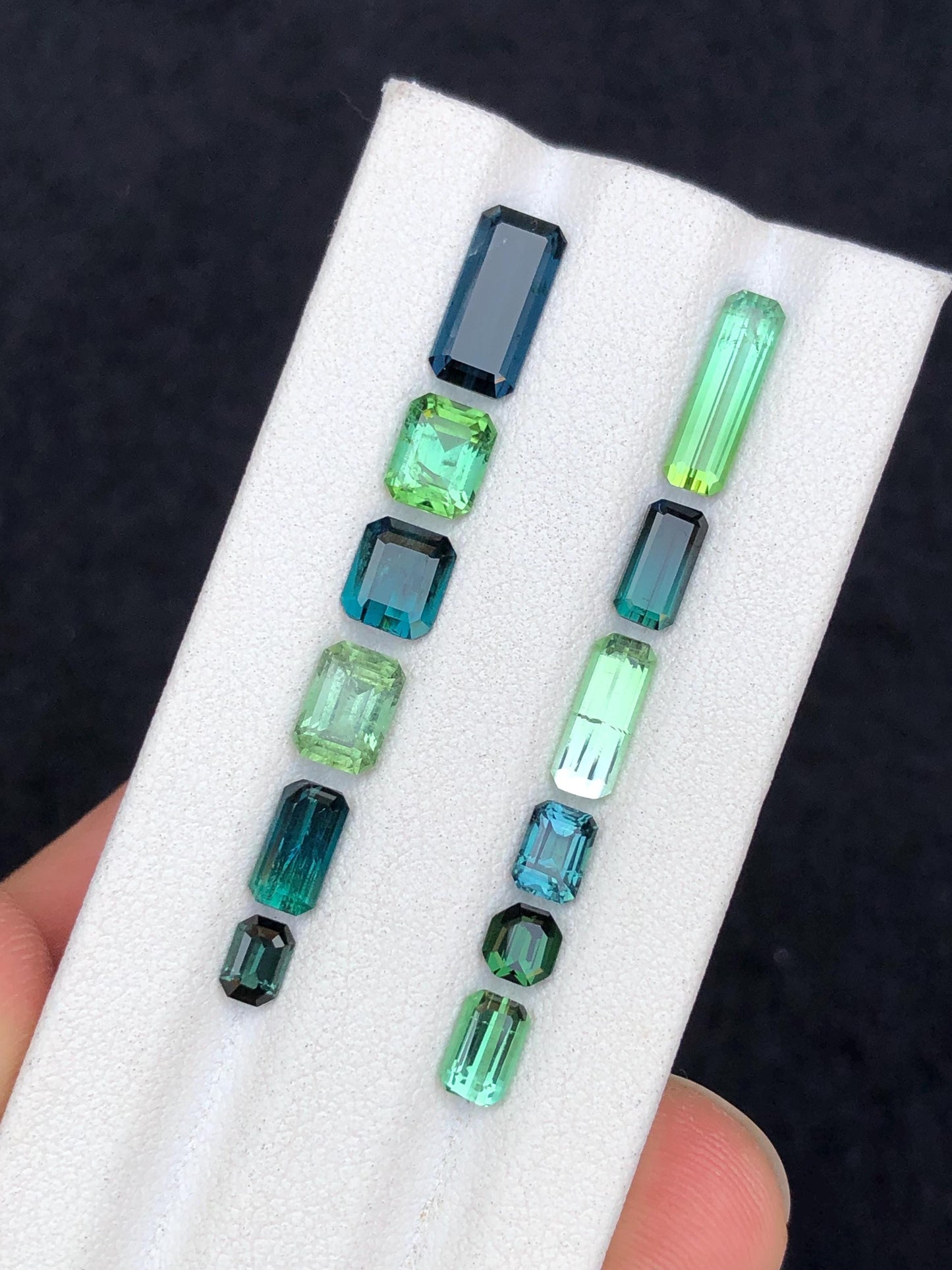 9.60 carats Green tourmaline lot origin Afghanistan