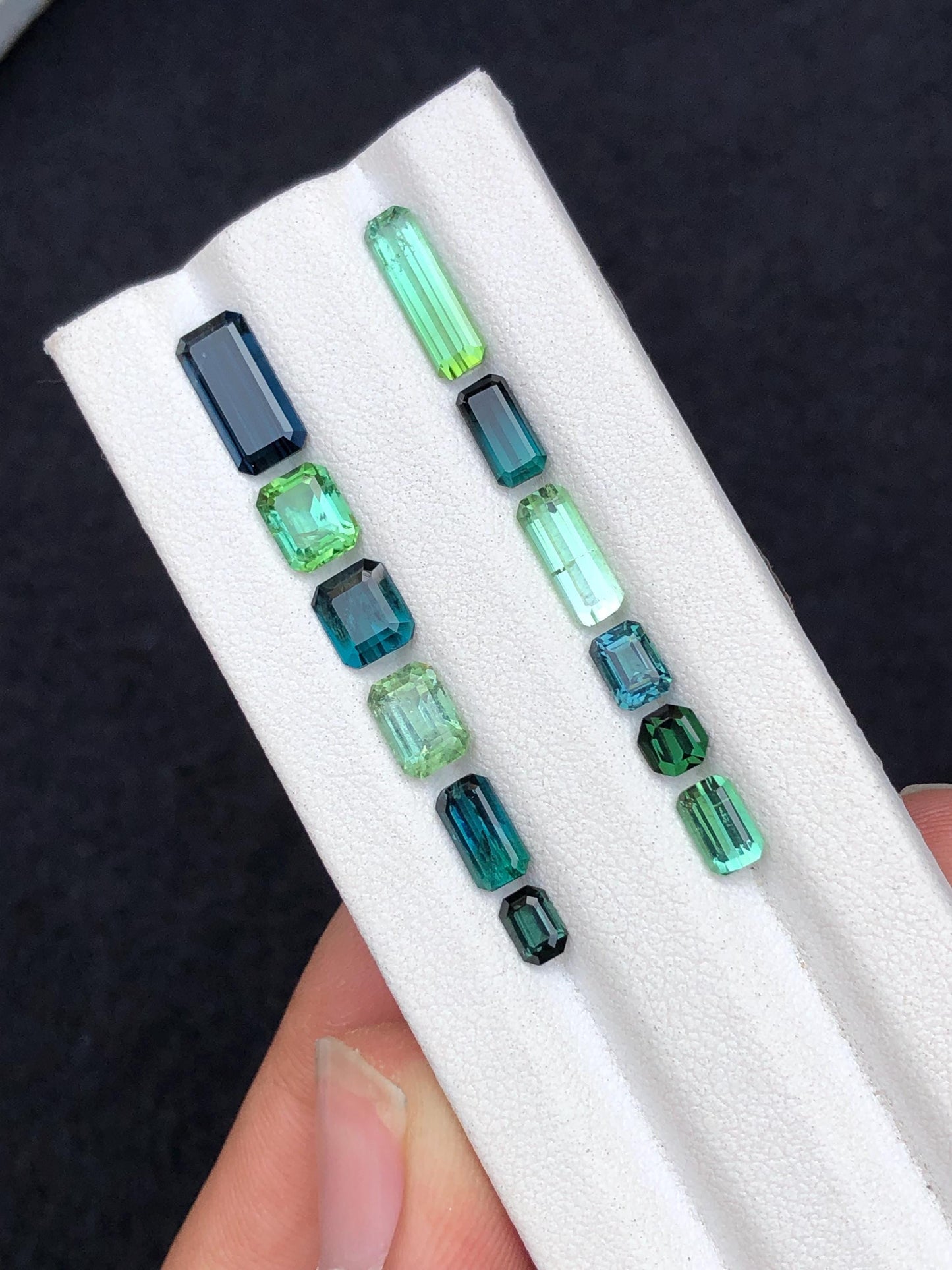 9.60 carats Green tourmaline lot origin Afghanistan