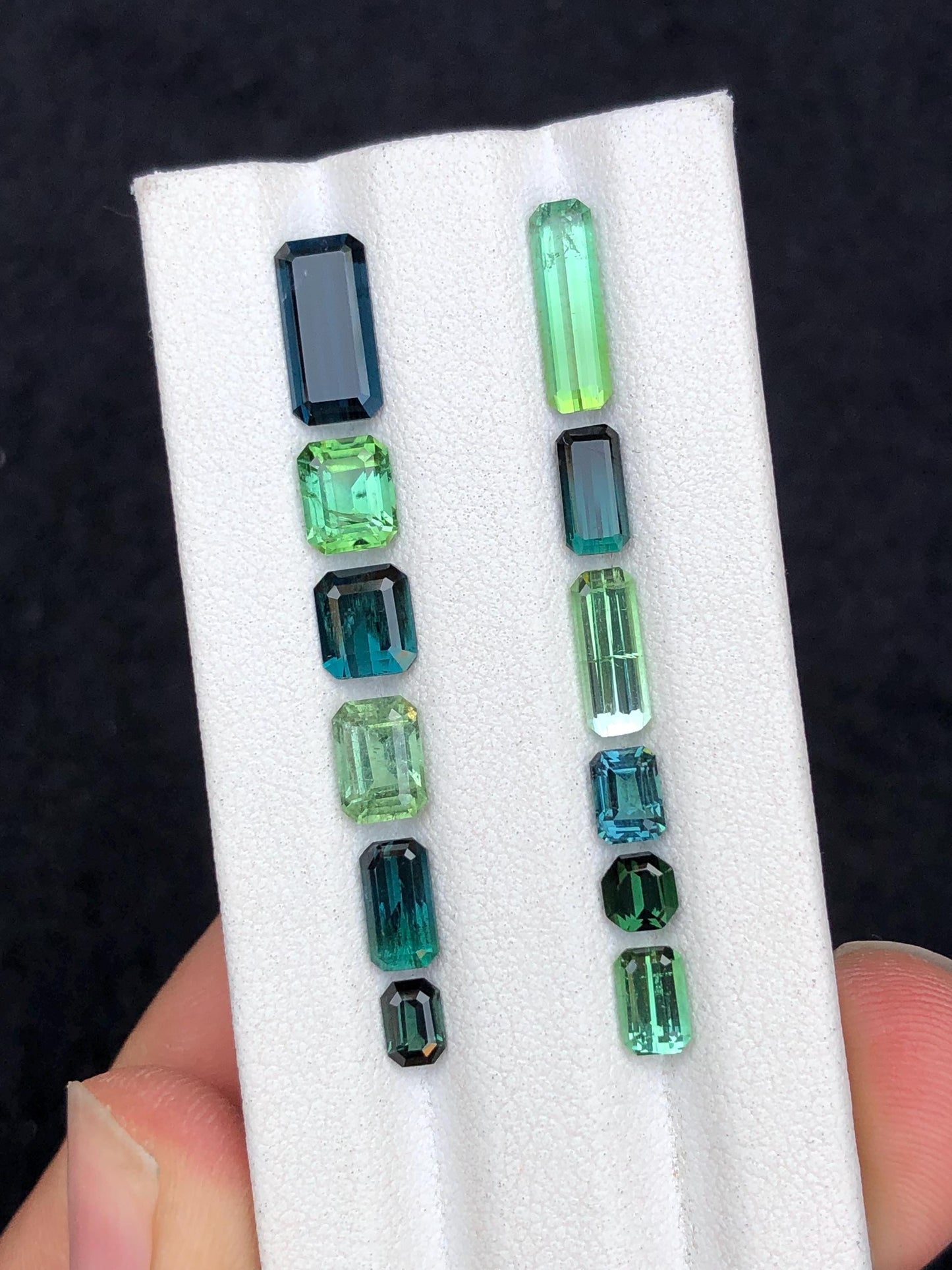 9.60 carats Green tourmaline lot origin Afghanistan