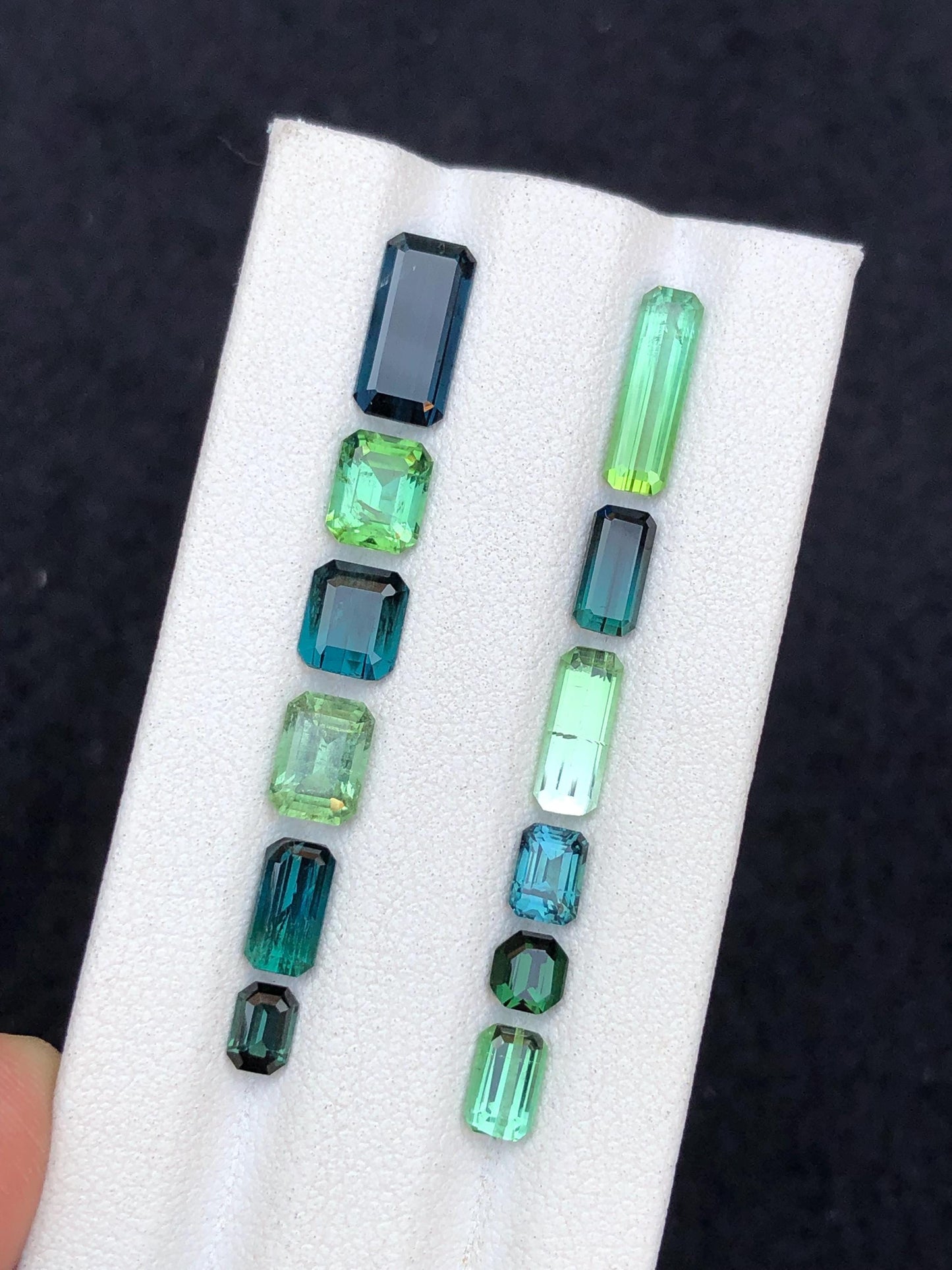 9.60 carats Green tourmaline lot origin Afghanistan