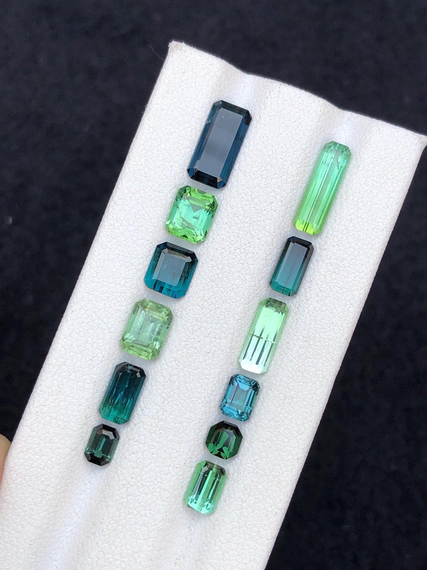 9.60 carats Green tourmaline lot origin Afghanistan