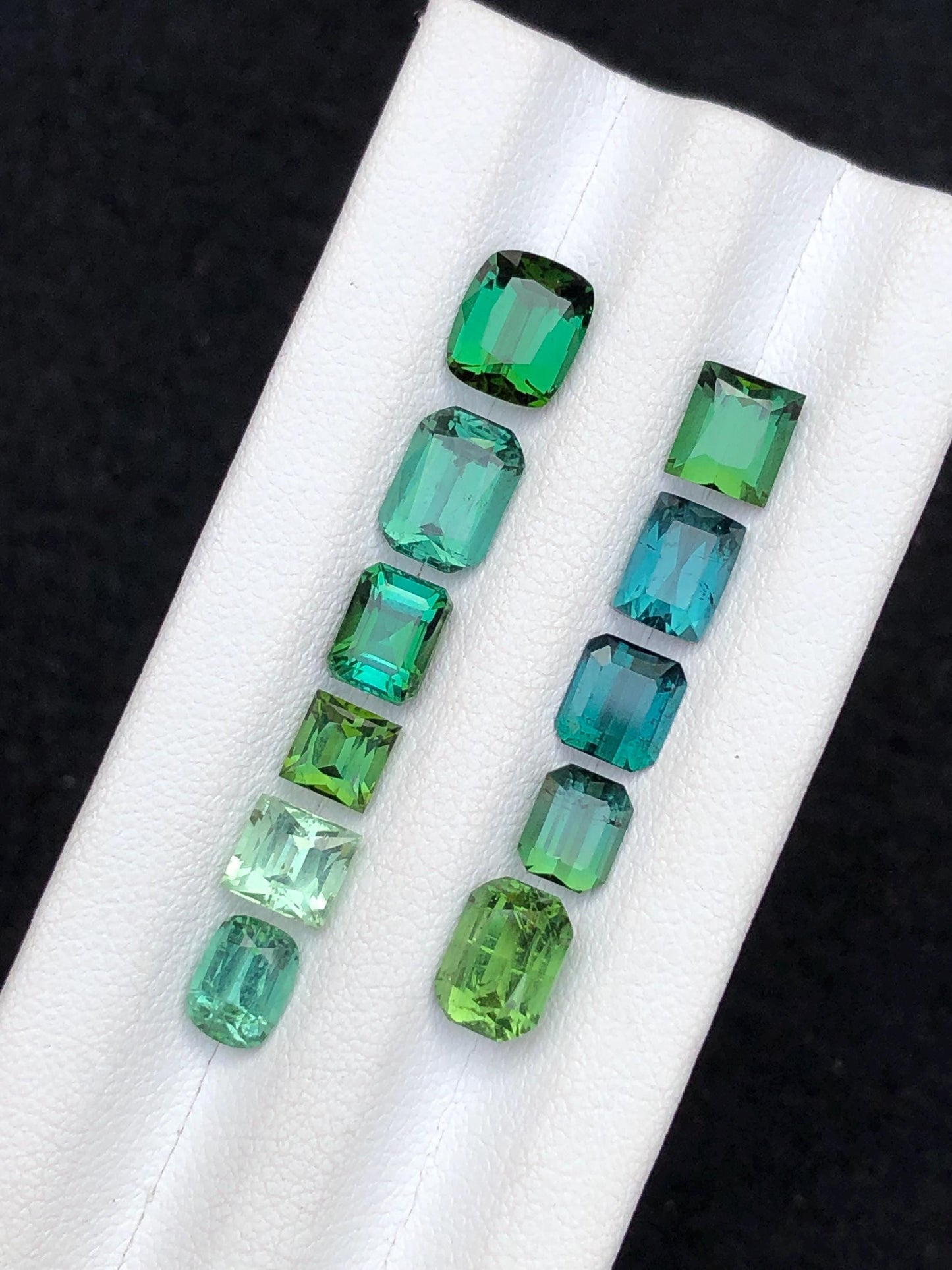 13.90 carats Green tourmaline lot origin Afghanistan