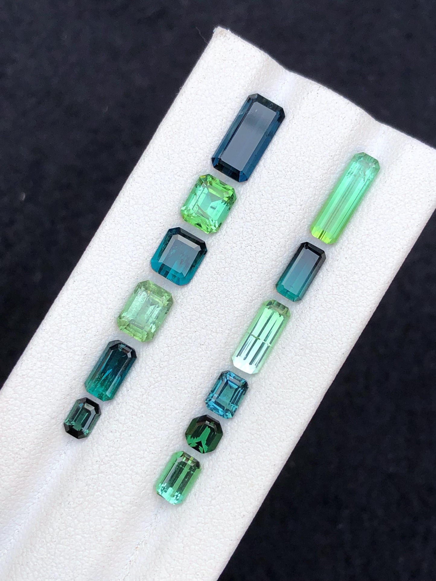 9.60 carats Green tourmaline lot origin Afghanistan