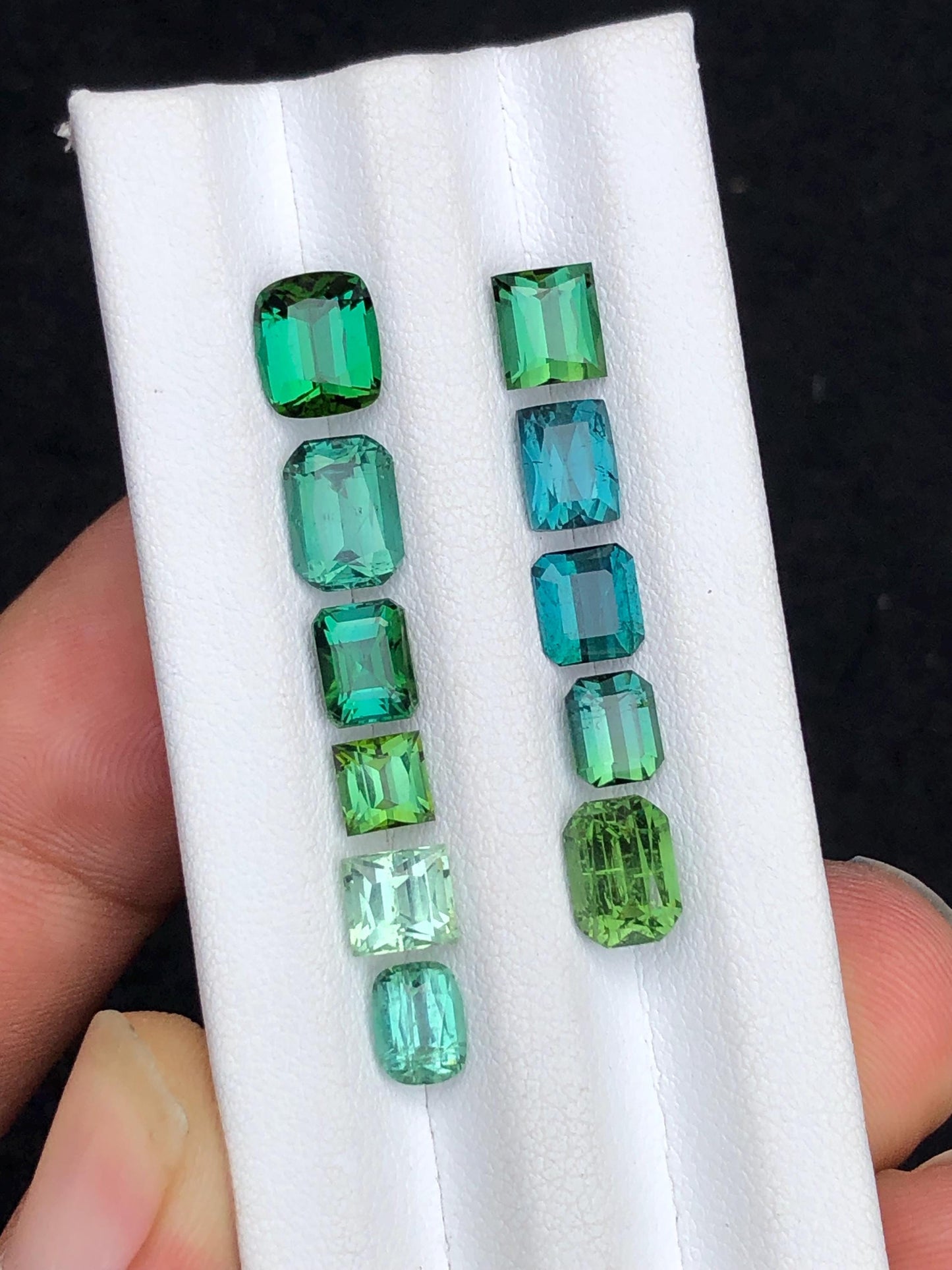 13.90 carats Green tourmaline lot origin Afghanistan