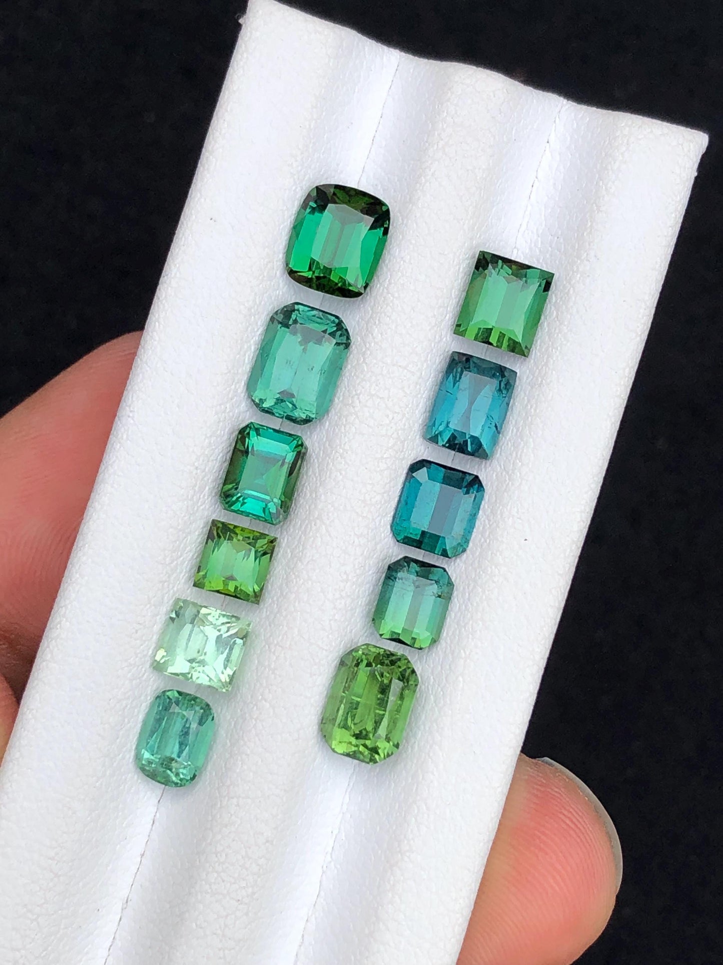 13.90 carats Green tourmaline lot origin Afghanistan