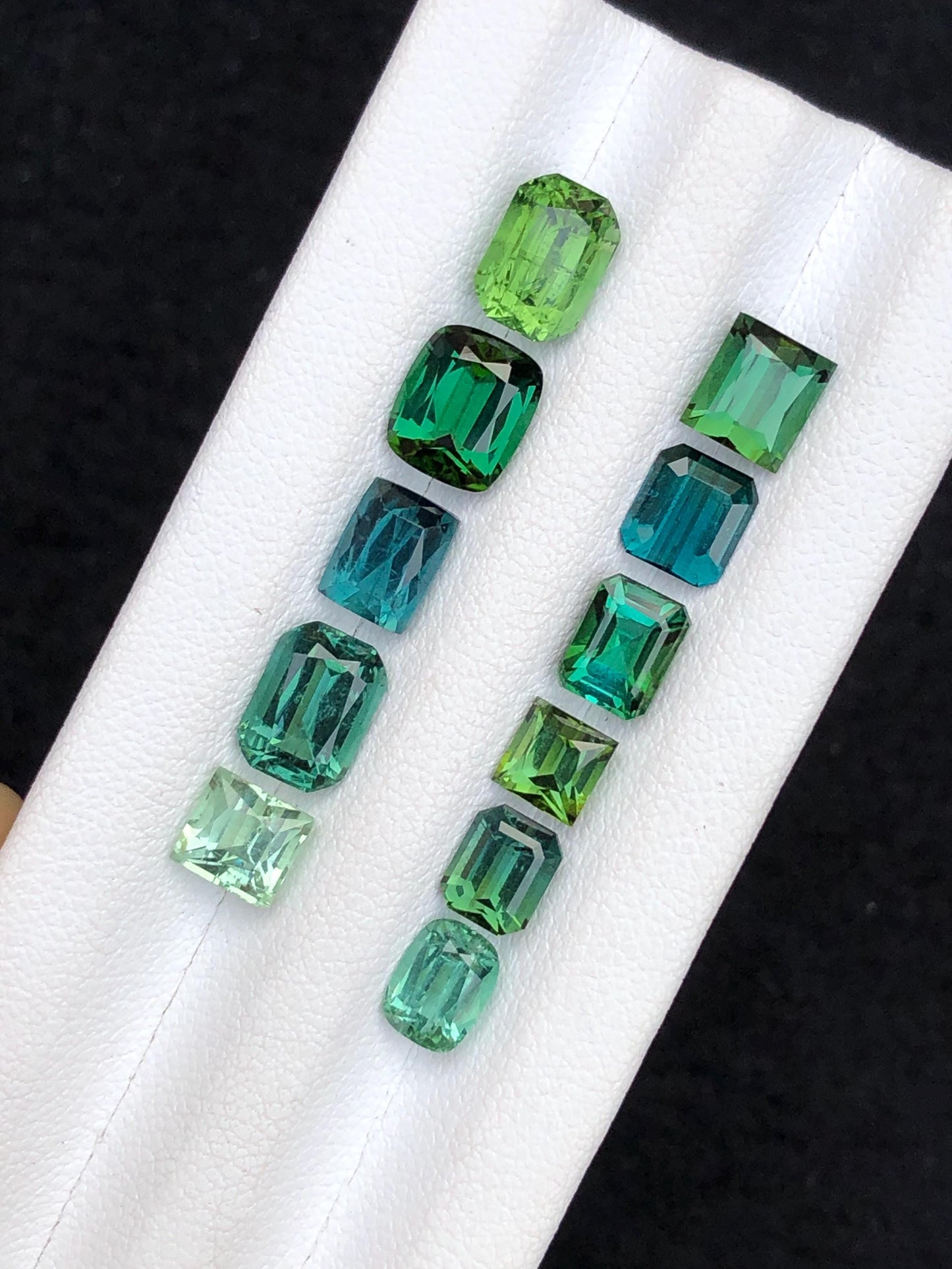 13.90 carats Green tourmaline lot origin Afghanistan