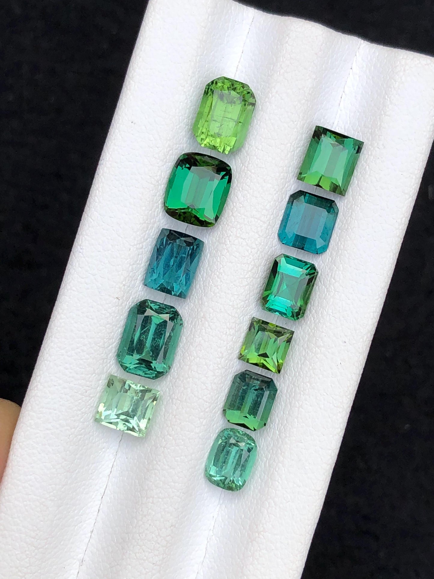 13.90 carats Green tourmaline lot origin Afghanistan