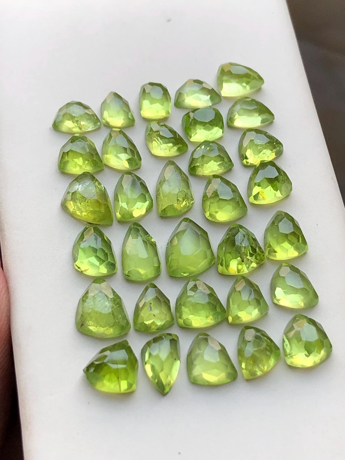 37.80 carats peridot rose cuts lot