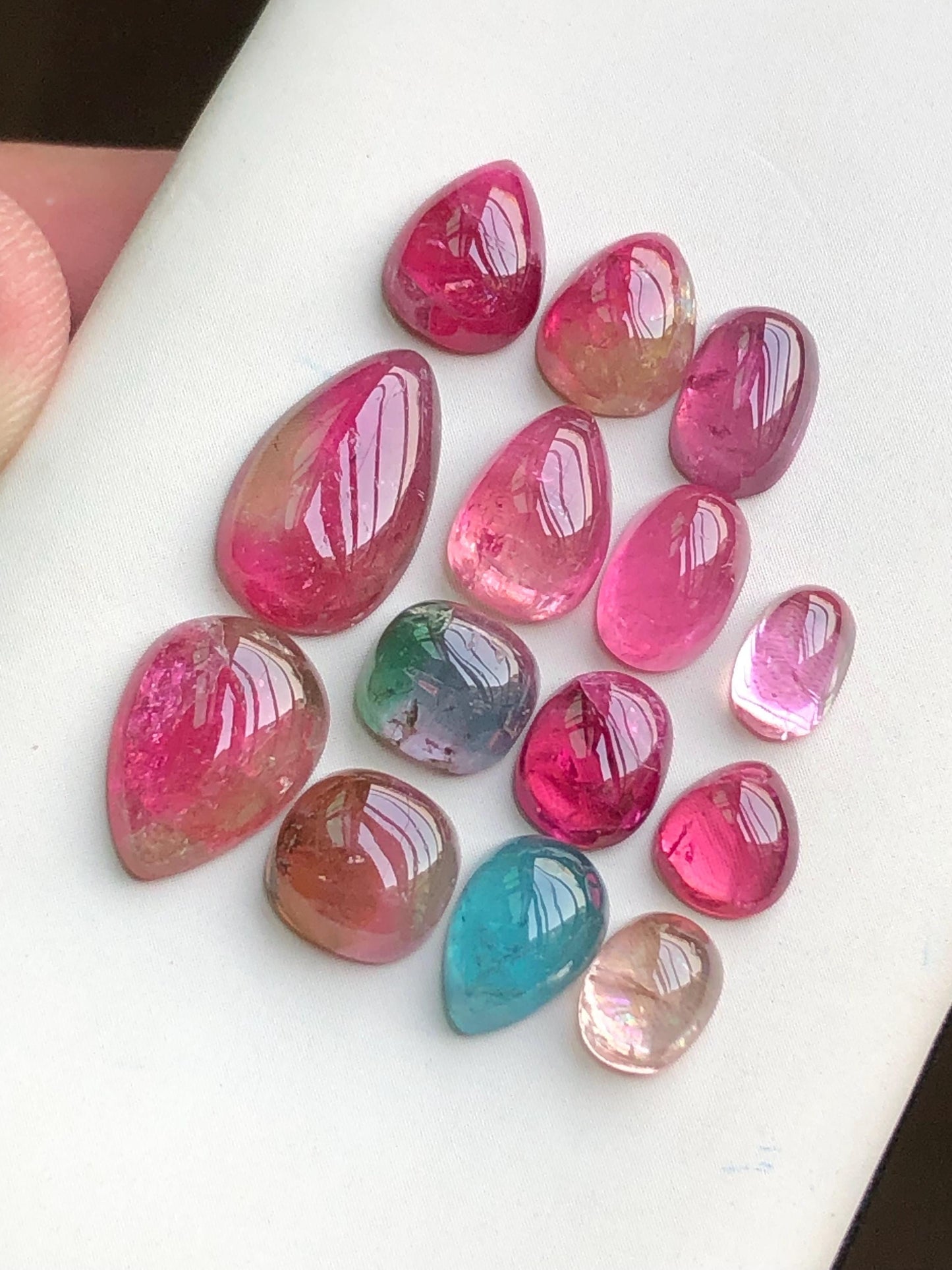 26.60 carats Bi colour and pink Tourmaline cabochons lot origin Afghanistan kunar mine